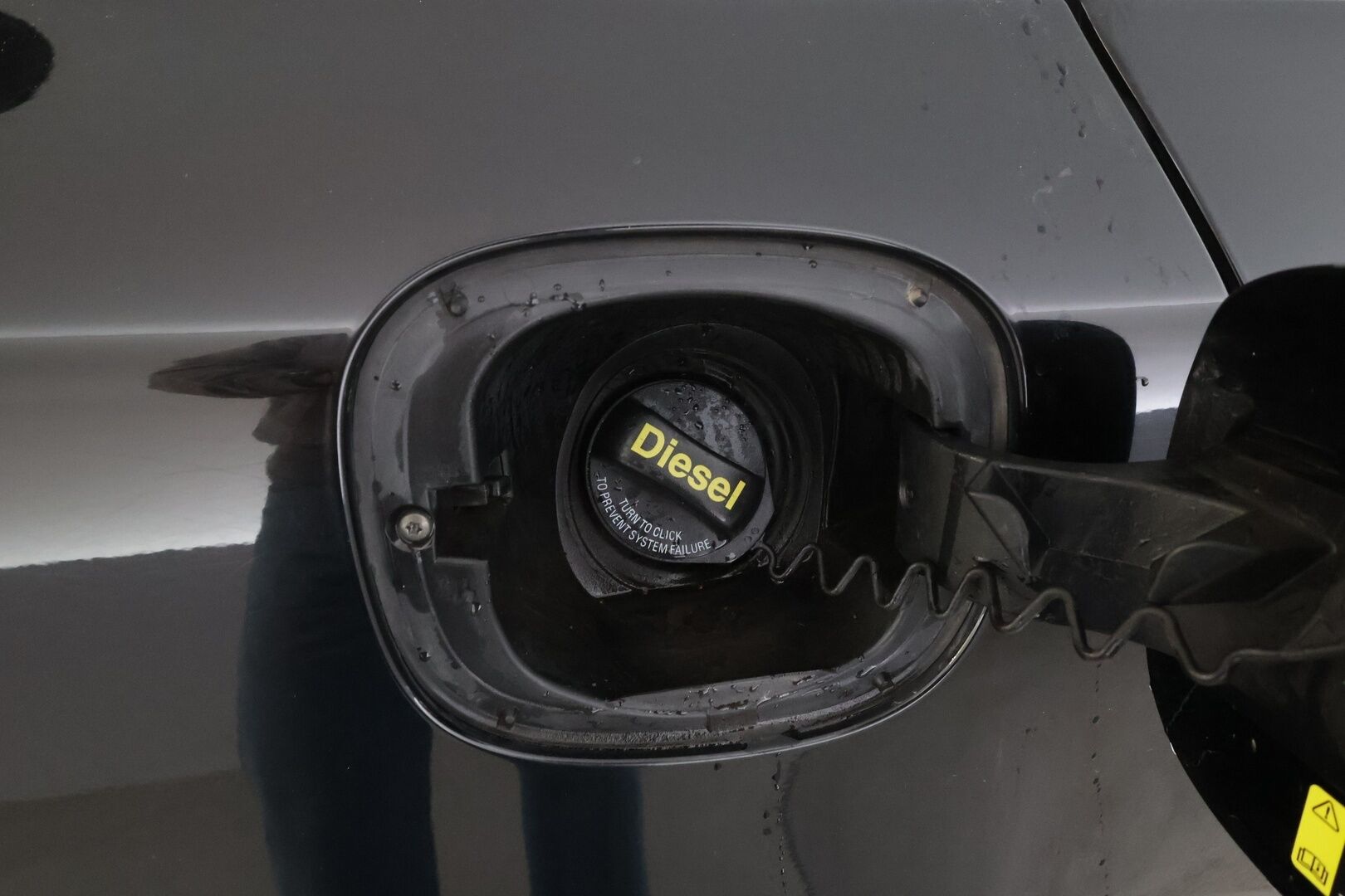 Volvo V60 2015 D4 Business aut * Webasto / Vakkari / Xenon / P.tutka / Bluetooth / Keyless * - Suomi-auto / Kahdet renkaat aluvanteilla