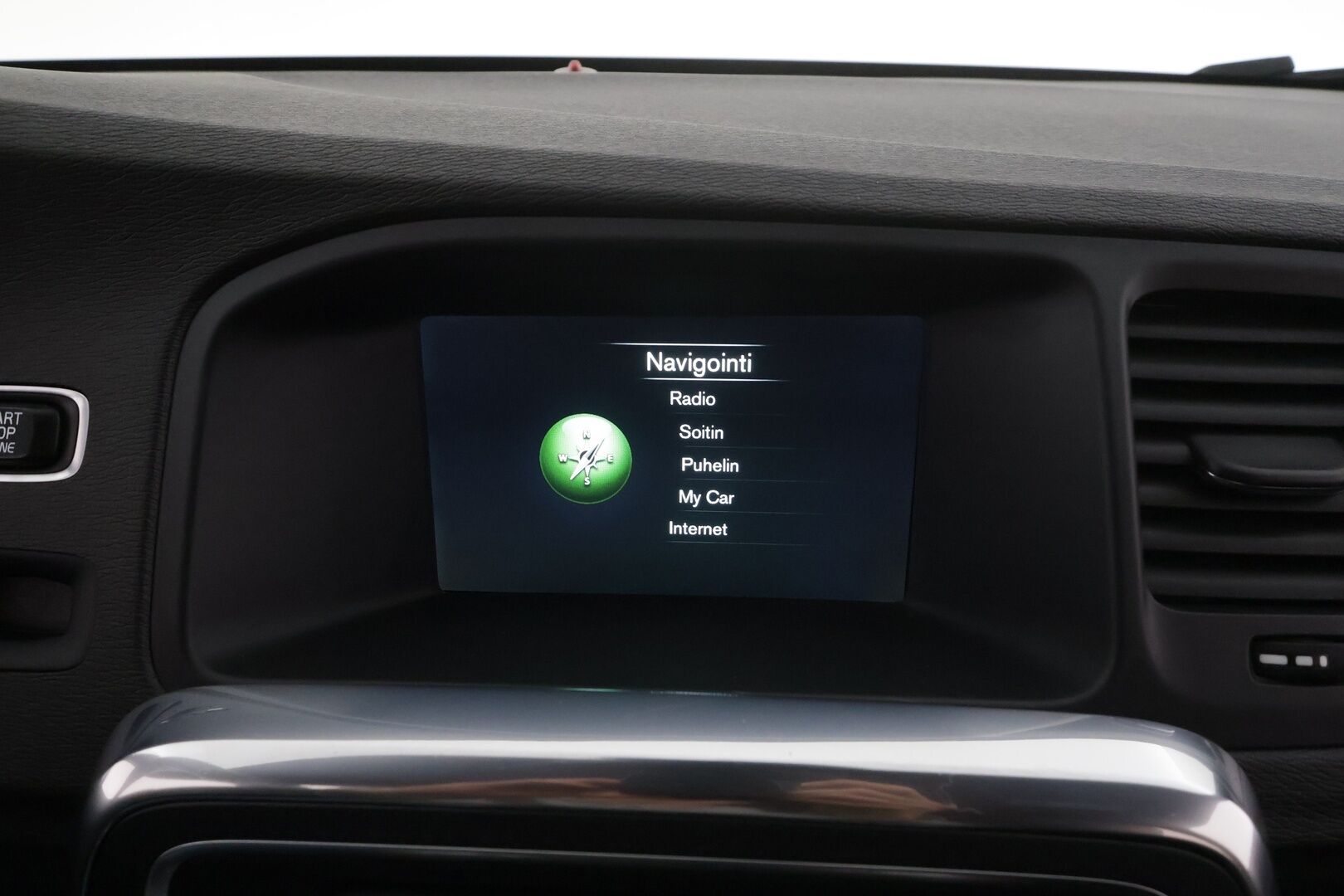 Volvo V60 2015 D4 Business aut * Webasto / Vakkari / Xenon / P.tutka / Bluetooth / Keyless * - Suomi-auto / Kahdet renkaat aluvanteilla