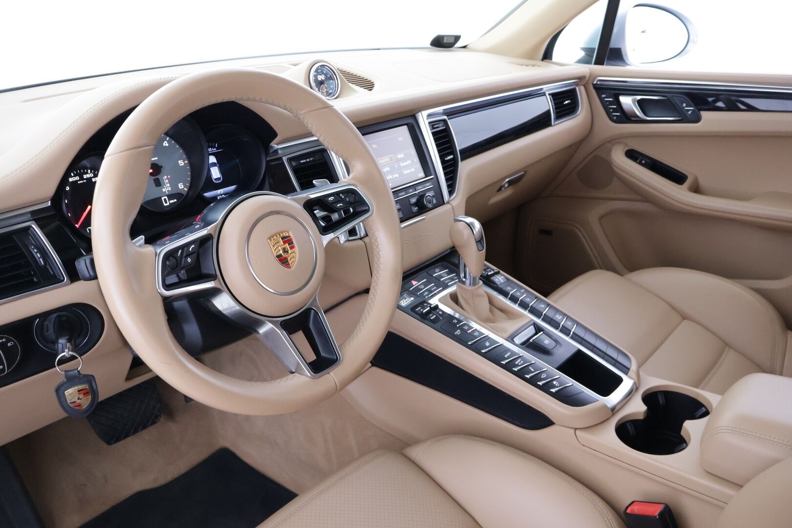 Porsche Macan 2015 S Diesel  *Sport Chrono / Panorama / Webasto / Koukku / 14-suuntaiset muistipenkit / Bose / PASM* - 3,99 % KORKOTARJOUS TÄHÄN AUTOON - *2-Omisteinen / Suomi auto / Todella upeassa kunnossa / Merkkiliikkeen huoltohistoria*