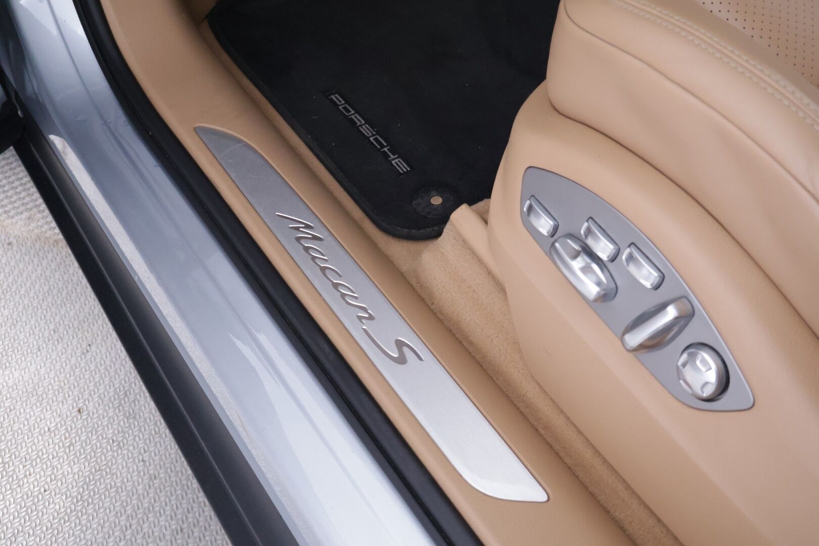 Porsche Macan 2015 S Diesel  *Sport Chrono / Panorama / Webasto / Koukku / 14-suuntaiset muistipenkit / Bose / PASM* - 3,99 % KORKOTARJOUS TÄHÄN AUTOON - *2-Omisteinen / Suomi auto / Todella upeassa kunnossa / Merkkiliikkeen huoltohistoria*