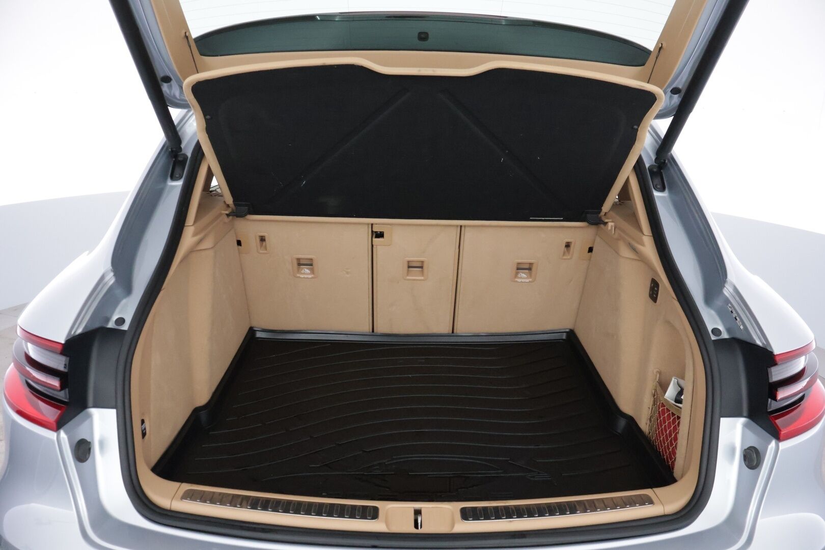 Porsche Macan 2015 S Diesel  *Sport Chrono / Panorama / Webasto / Koukku / 14-suuntaiset muistipenkit / Bose / PASM* - 3,99 % KORKOTARJOUS TÄHÄN AUTOON - *2-Omisteinen / Suomi auto / Todella upeassa kunnossa / Merkkiliikkeen huoltohistoria*