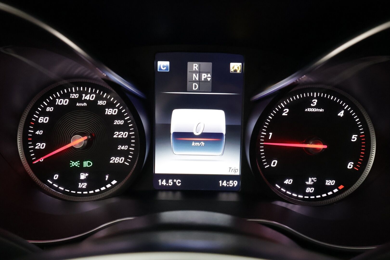 Mercedes-Benz C 2016 220 d T 4Matic A AMG Premium Edition * Webasto / Burmester / LED-High Perf / Koukku / P.tutkat / Sportnahat * - Kahdet renkaat aluvanteilla 