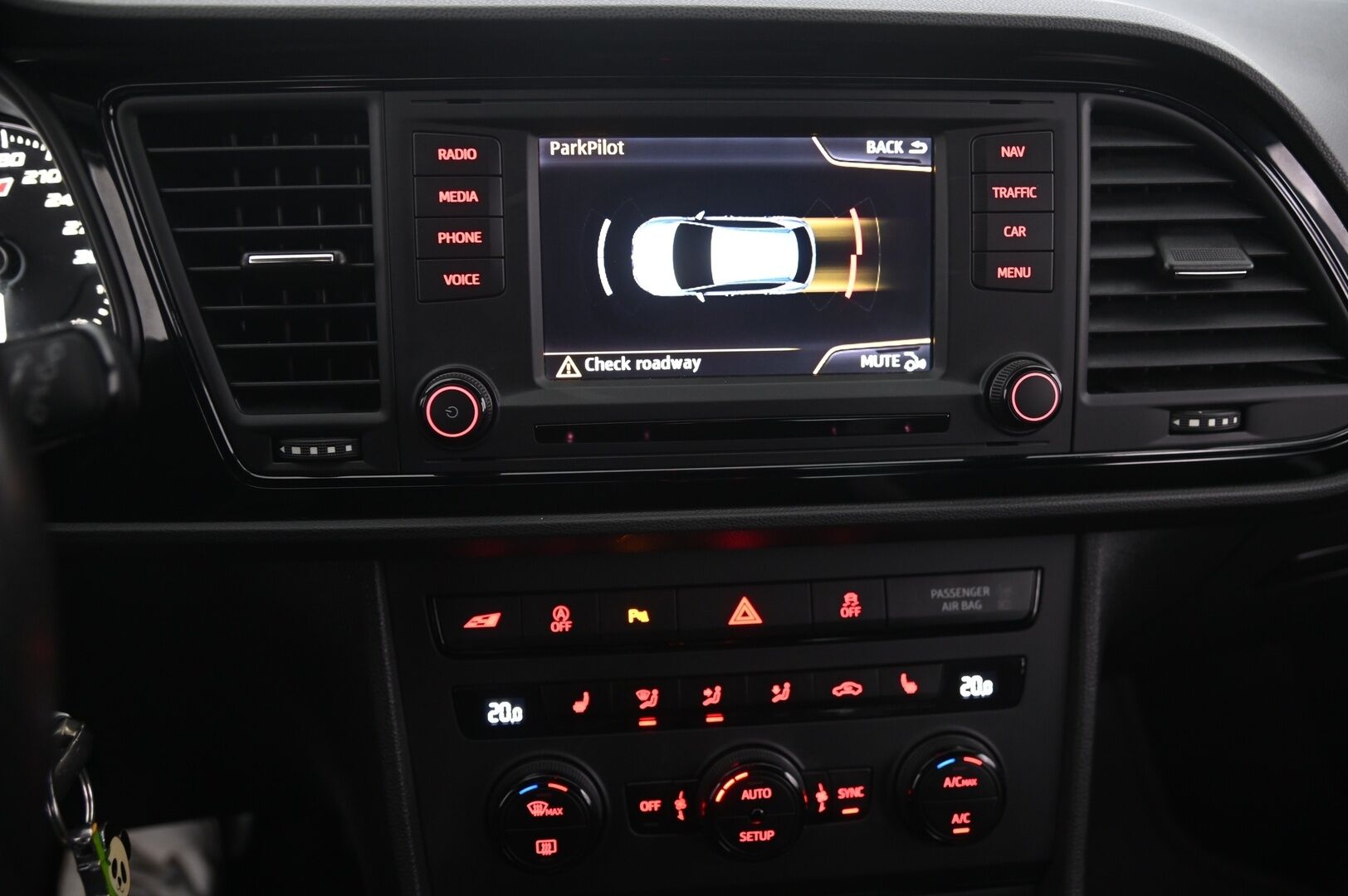 Seat Leon 2015 2,0 TSI 280 Cupra DSG *ACC / Seat sound system / LED / Nahka-Alcantara sporttipenkit / P. tutka / Navi * - Upea yksilö! / Seat Sound / Nahka-alcantara / ACC