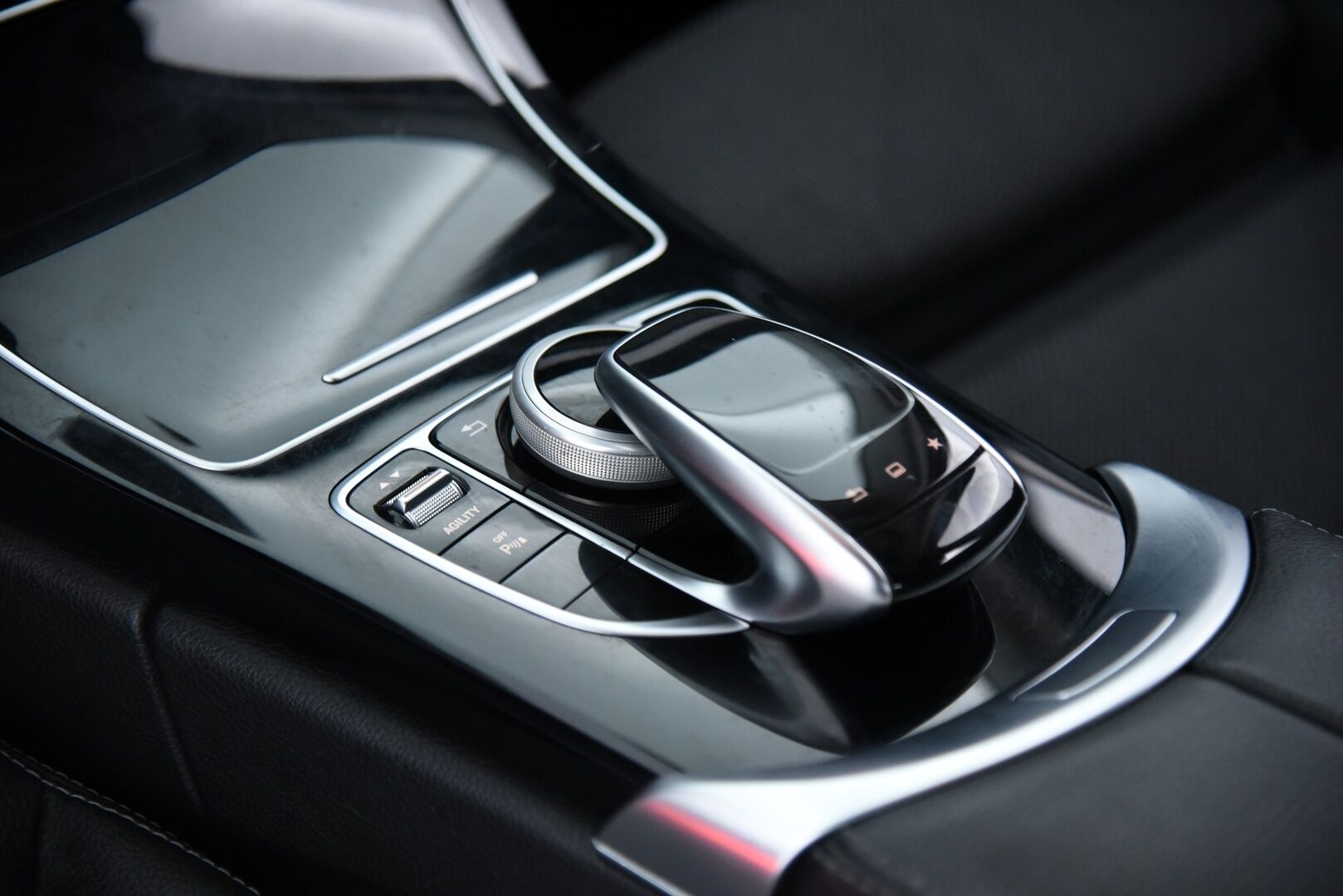 Mercedes-Benz C 2015 200 A Premium Business / P-Tutkat / Lohko + sis pistoke / Suomi-Auto / Rattivaihteet! - Huipputehokkaat ILS LED Ajovalot / Uudet kesärenkaat!