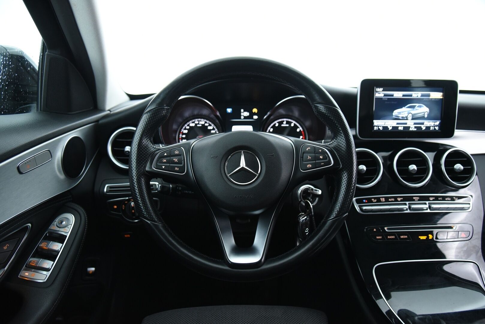 Mercedes-Benz C 2015 200 A Premium Business / P-Tutkat / Lohko + sis pistoke / Suomi-Auto / Rattivaihteet! - Huipputehokkaat ILS LED Ajovalot / Uudet kesärenkaat!