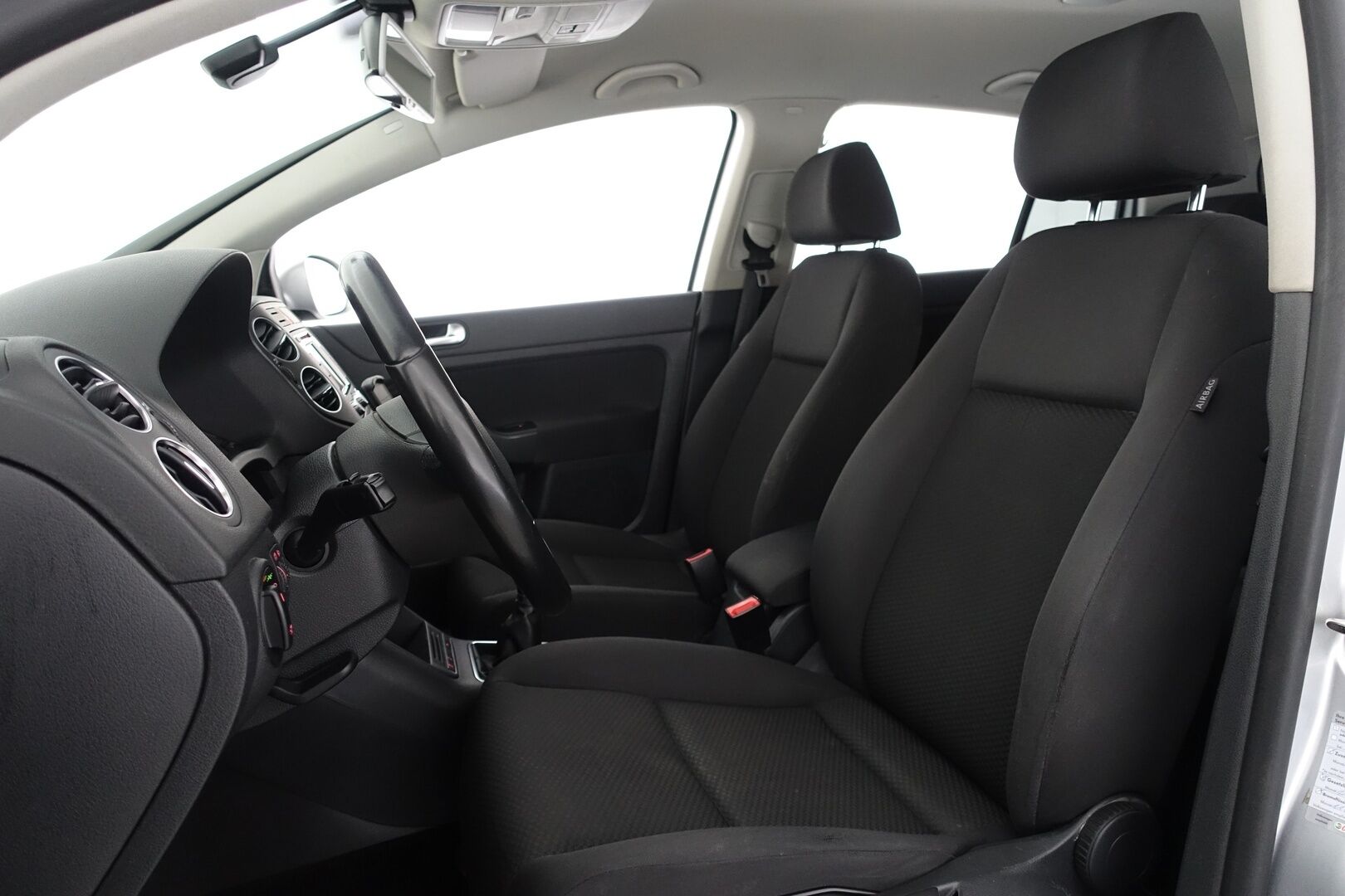 Volkswagen Golf Plus 2011 Comfortline 1,6 TDI 77 kW (105 hv) BlueMotion Technology - | 2-Om. | Suomessa Sama Omistaja 2014 vuodesta | Lohko +Sisä | Sähkölasit | Vakkari | P.Tutkat | Bluetooth  | 2x renkaat vanteineen | Ei AdBlue | 