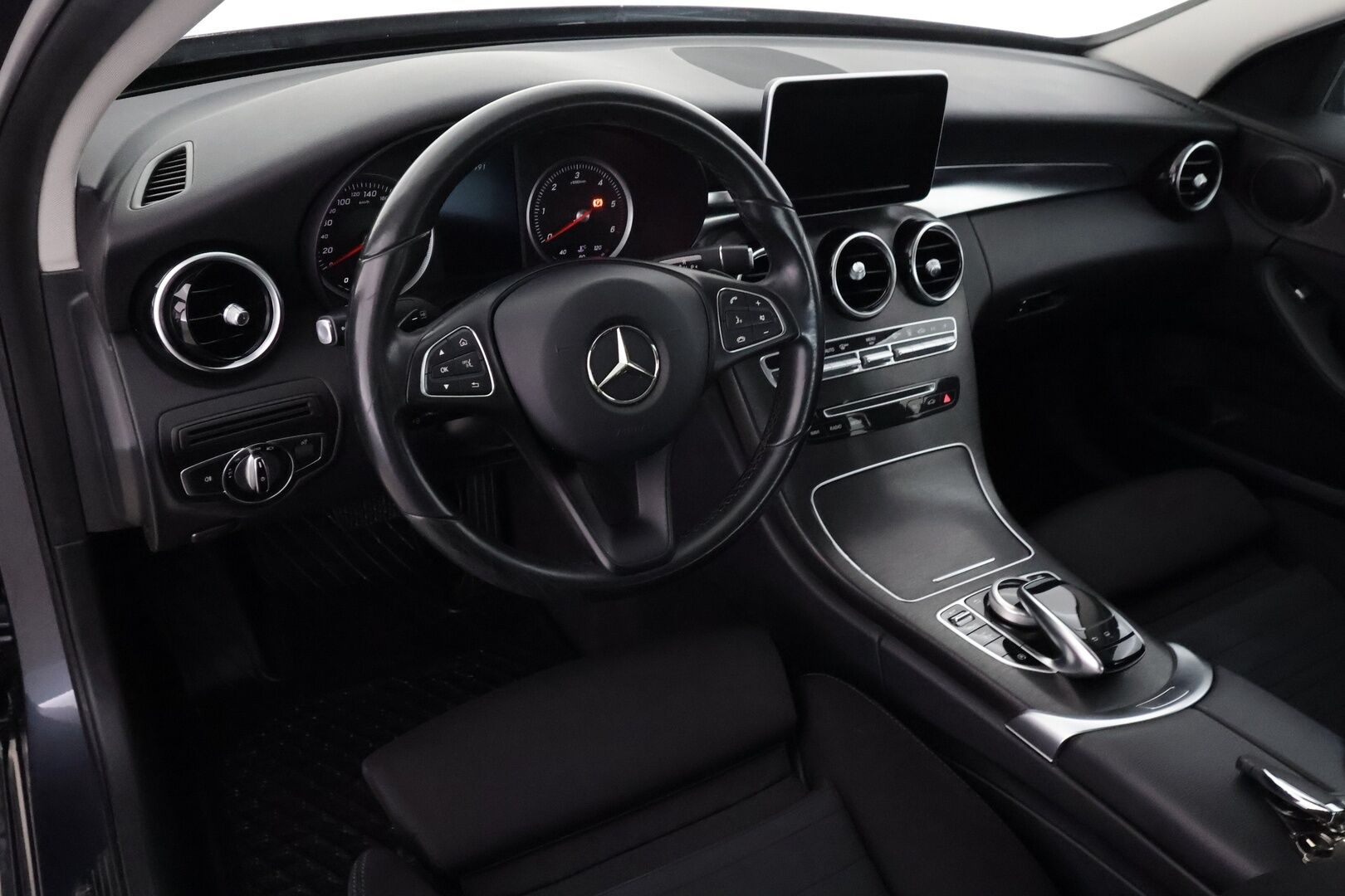Mercedes-Benz C 2015 220 BlueTec A Premium Business - | Vakkari | Webasto | ILS LED | P.tutkat | Osasähköt | Suomi-auto | Kahdet Renkaat |