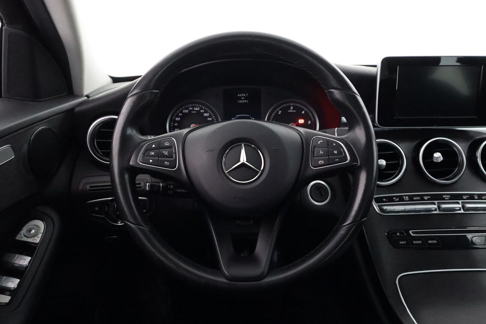 Mercedes-Benz C 2015 220 BlueTec A Premium Business - | Vakkari | Webasto | ILS LED | P.tutkat | Osasähköt | Suomi-auto | Kahdet Renkaat |