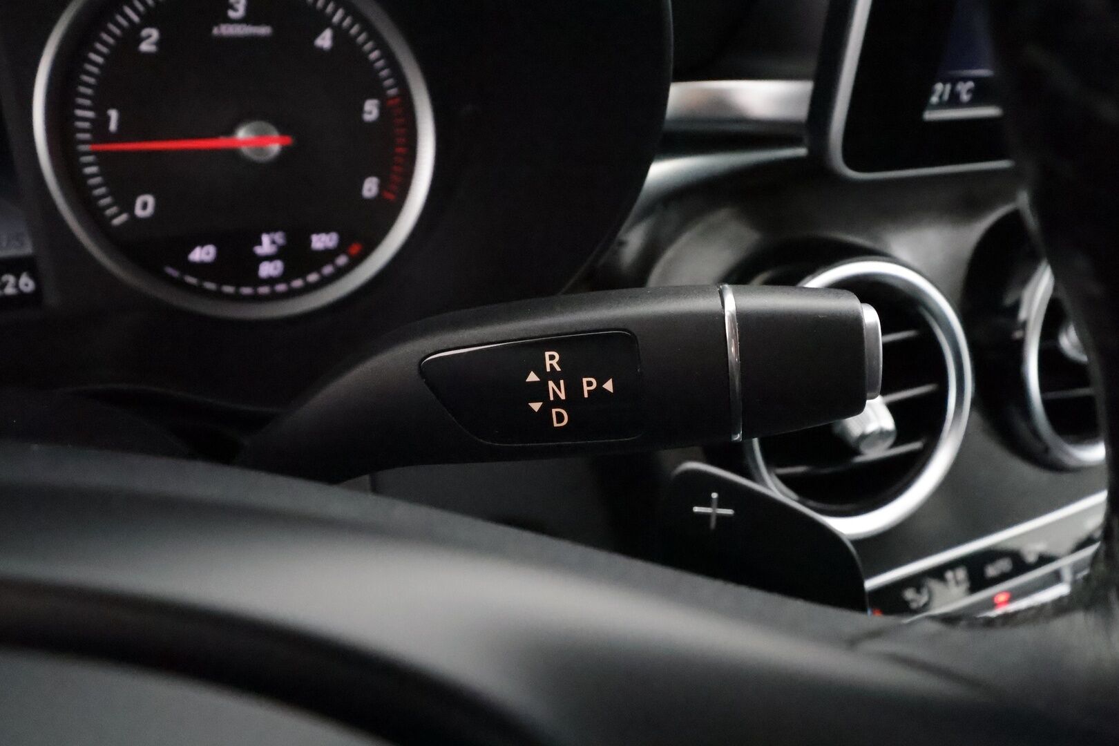 Mercedes-Benz C 2015 220 BlueTec A Premium Business - Suomiauto | Webasto | ILS LED | Vakkari | Sähköpenkit | Peruutustutkat | Sporttipenkit | 2x Renkaat Aluvantein!