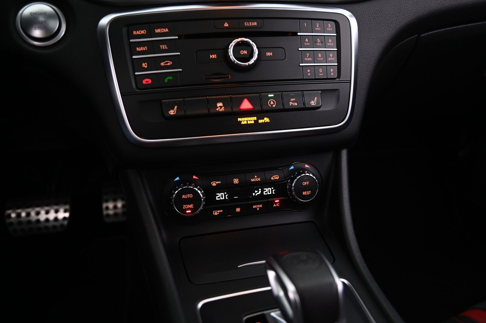 Mercedes-Benz CLA 45 AMG 2015 4Matic A Shooting Brake - Performance penkit & Putkisto | DTR Pro | Harman&Kardon | Panorama | Muistipenkit | Polar silver-magno Erikoisväri! | Night-paketti | Navi | P*Kamera | Suomi-auto | 2X renkaat&vanteet