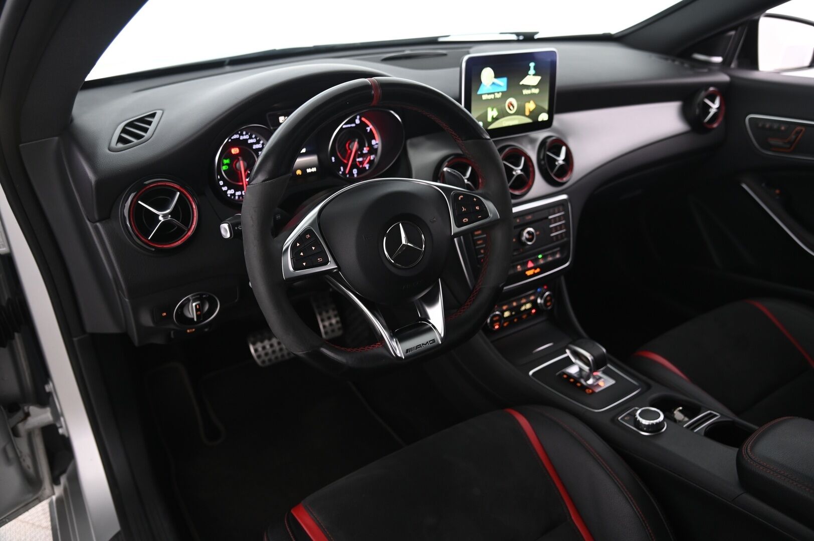 Mercedes-Benz CLA 45 AMG 2015 4Matic A Shooting Brake - Performance penkit & Putkisto | DTR Pro | Harman&Kardon | Panorama | Muistipenkit | Polar silver-magno Erikoisväri! | Night-paketti | Navi | P*Kamera | Suomi-auto | 2X renkaat&vanteet