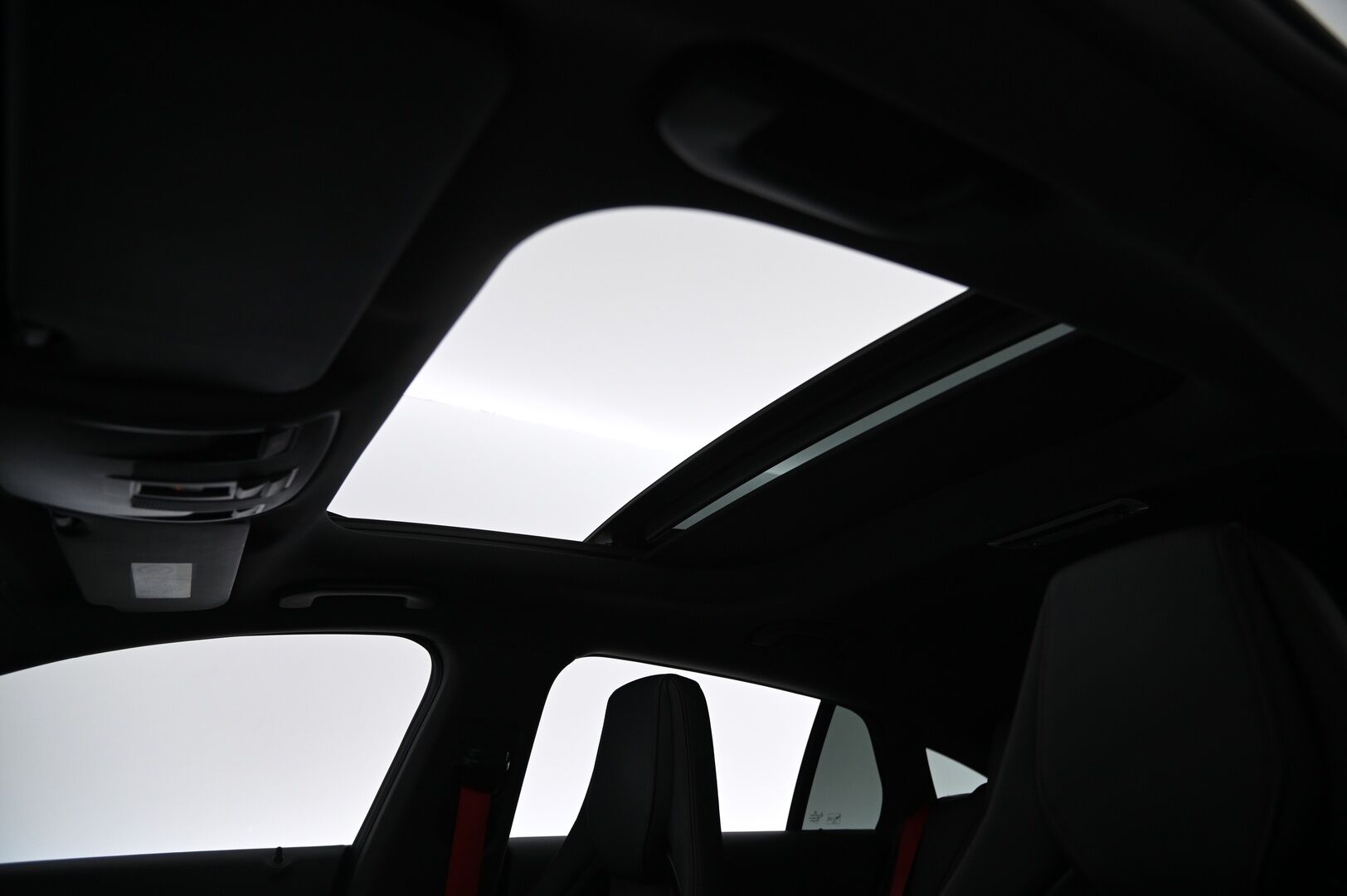 Mercedes-Benz CLA 45 AMG 2015 4Matic A Shooting Brake - Performance penkit & Putkisto | DTR Pro | Harman&Kardon | Panorama | Muistipenkit | Polar silver-magno Erikoisväri! | Night-paketti | Navi | P*Kamera | Suomi-auto | 2X renkaat&vanteet