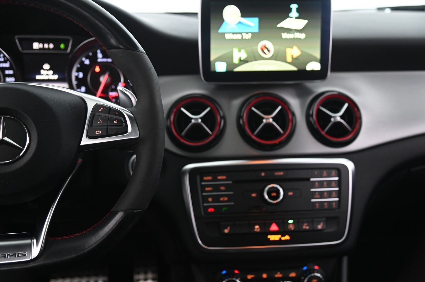 Mercedes-Benz CLA 45 AMG 2015 4Matic A Shooting Brake - Performance penkit & Putkisto | DTR Pro | Harman&Kardon | Panorama | Muistipenkit | Polar silver-magno Erikoisväri! | Night-paketti | Navi | P*Kamera | Suomi-auto | 2X renkaat&vanteet