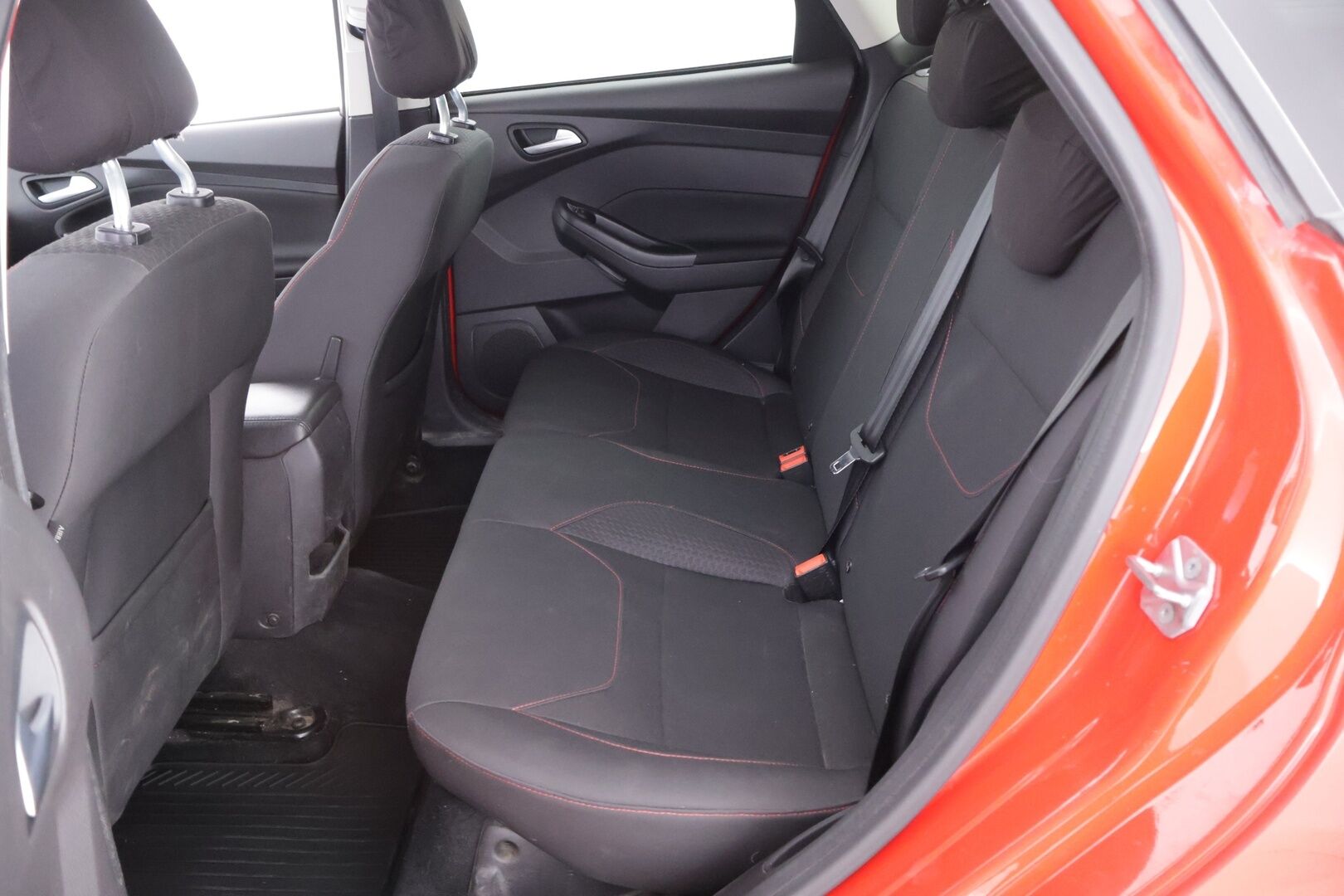 Ford Focus 2016 1,0 EcoBoost 125 hv start/stop M6 Black Wagon - YritysOutlet - Myydään vain yrityksille - – Tämä auto myydään YritysOutlet -valikoimasta vain yritykselle