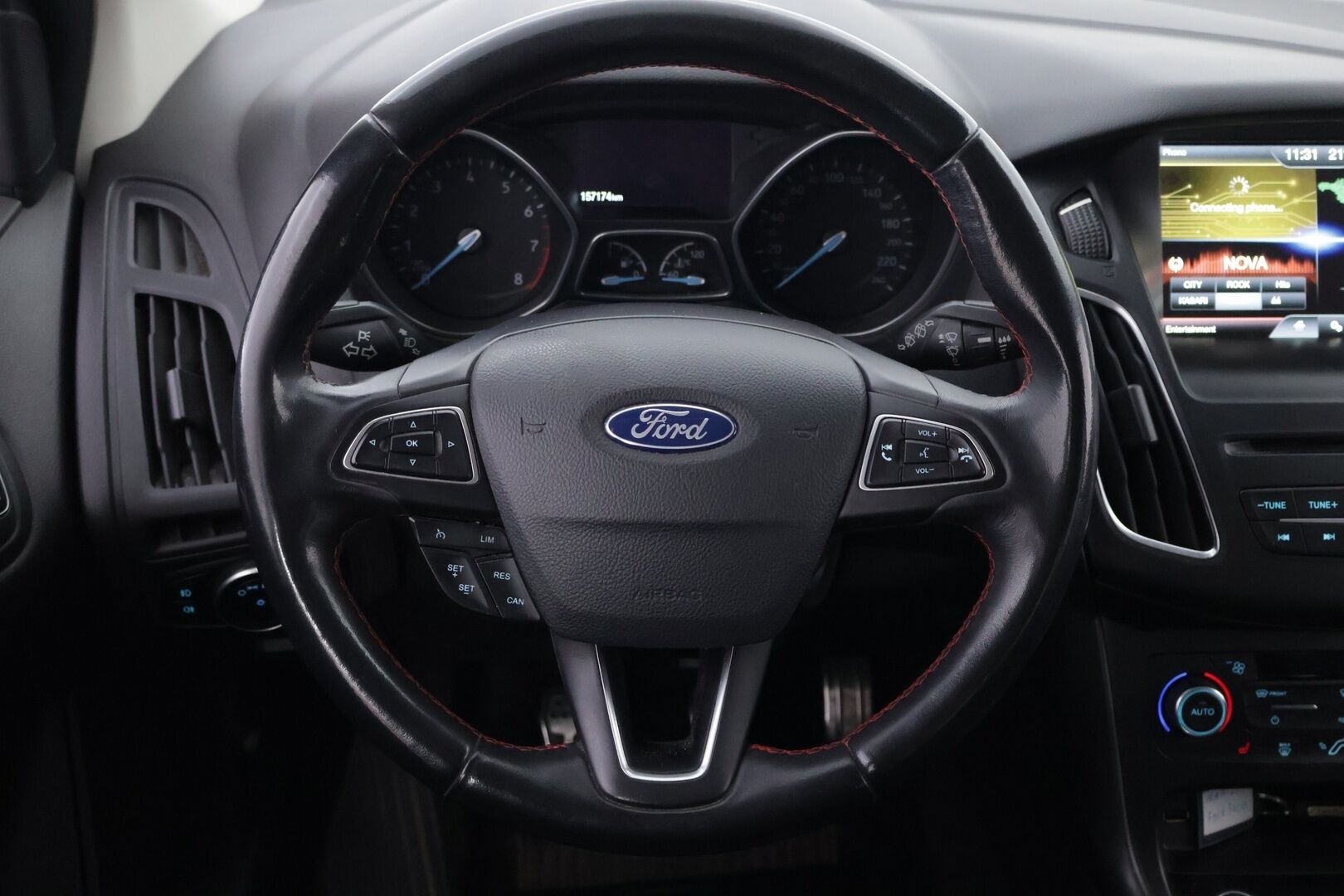 Ford Focus 2016 1,0 EcoBoost 125 hv start/stop M6 Black Wagon - YritysOutlet - Myydään vain yrityksille - – Tämä auto myydään YritysOutlet -valikoimasta vain yritykselle