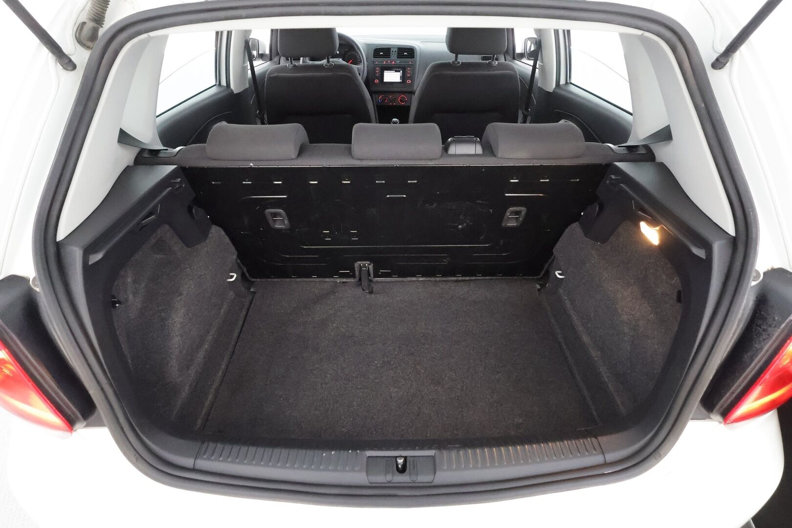 Volkswagen Polo 2016 Trendline 1,0 55 kW (75 hv) * Suomi-auto / Ilmastointi / Radio / 2x Renkaat * - Juuri katsastettu - HULLUT AVAJAISHULINAT KORKOTARJOUS 3,29 %