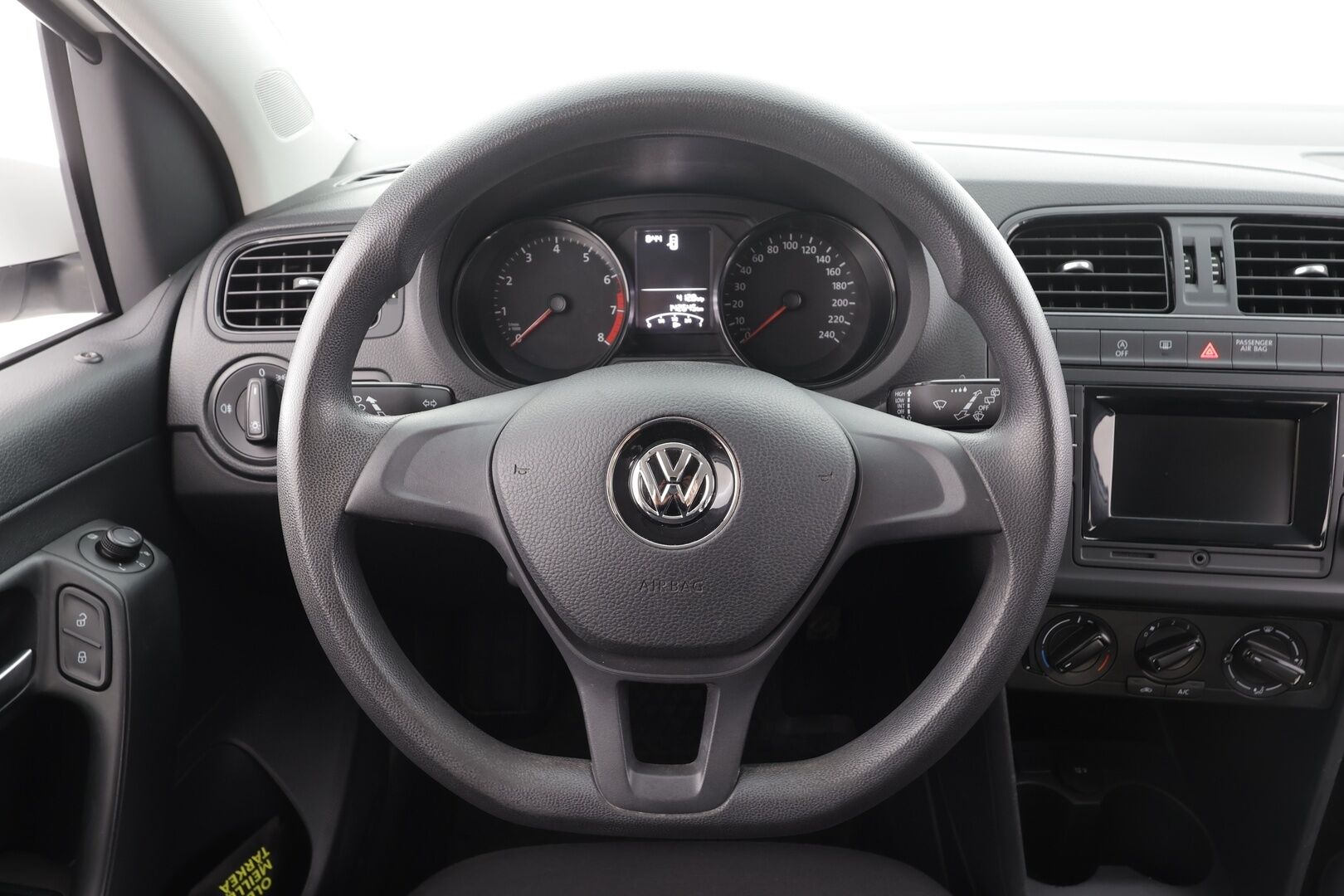 Volkswagen Polo 2016 Trendline 1,0 55 kW (75 hv) * Suomi-auto / Ilmastointi / Radio / 2x Renkaat * - Juuri katsastettu - HULLUT AVAJAISHULINAT KORKOTARJOUS 3,29 %