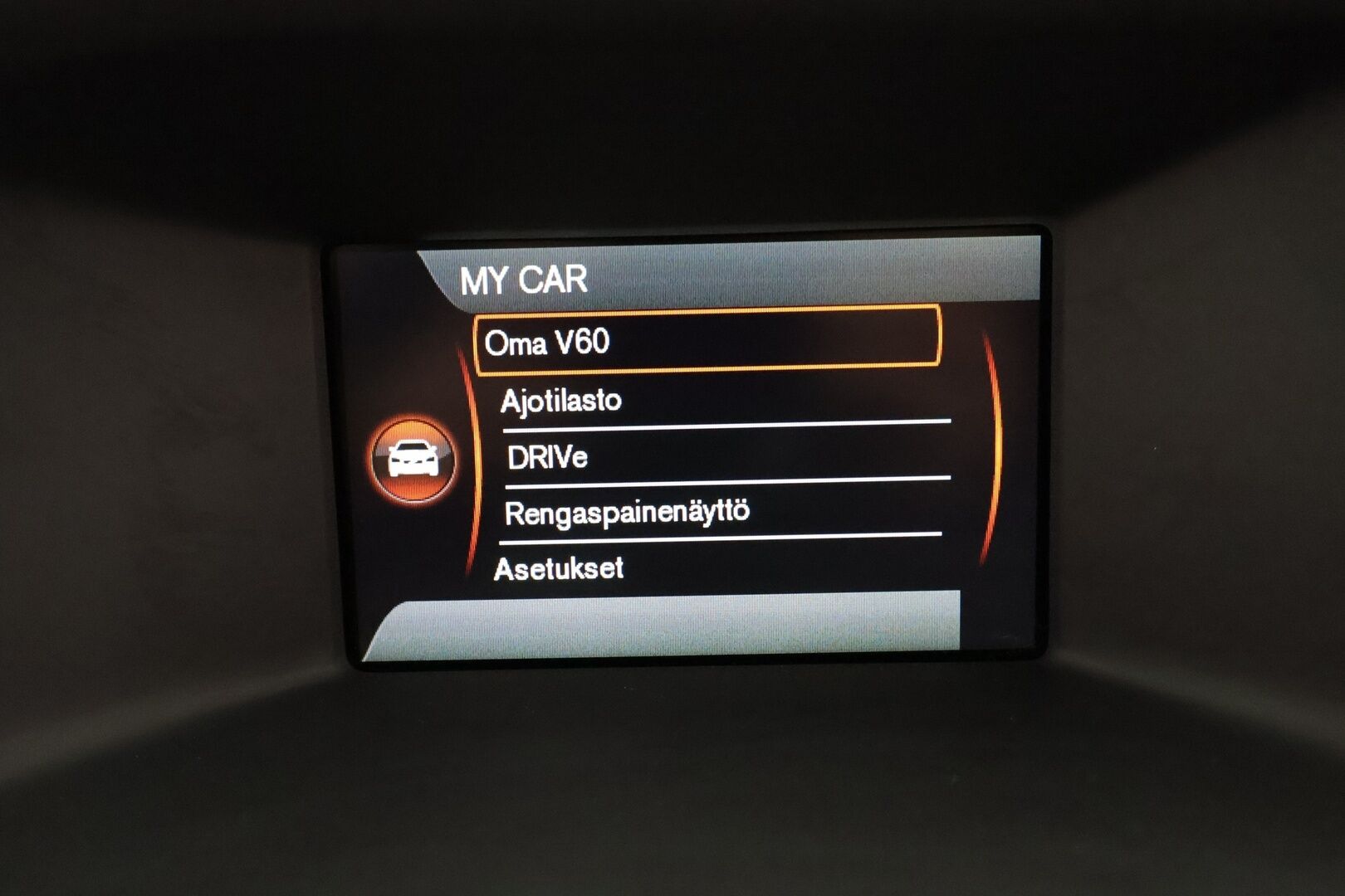 Volvo V60 2016 T3 Business R-Design aut * Vakkari / P.tutka / Webasto / Ratinlämmitin / Digimittaristo / Sporttipenkit * - Suomi-auto / Kahdet renkaat aluvanteilla - HULLU BLACKWEEK KORKOTARJOUS 2,49%