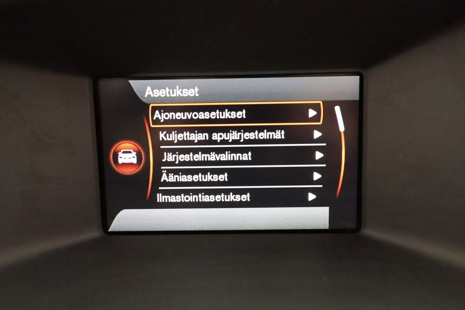 Volvo V60 2016 T3 Business R-Design aut * Vakkari / P.tutka / Webasto / Ratinlämmitin / Digimittaristo / Sporttipenkit * - Suomi-auto / Kahdet renkaat aluvanteilla - HULLU BLACKWEEK KORKOTARJOUS 2,49%