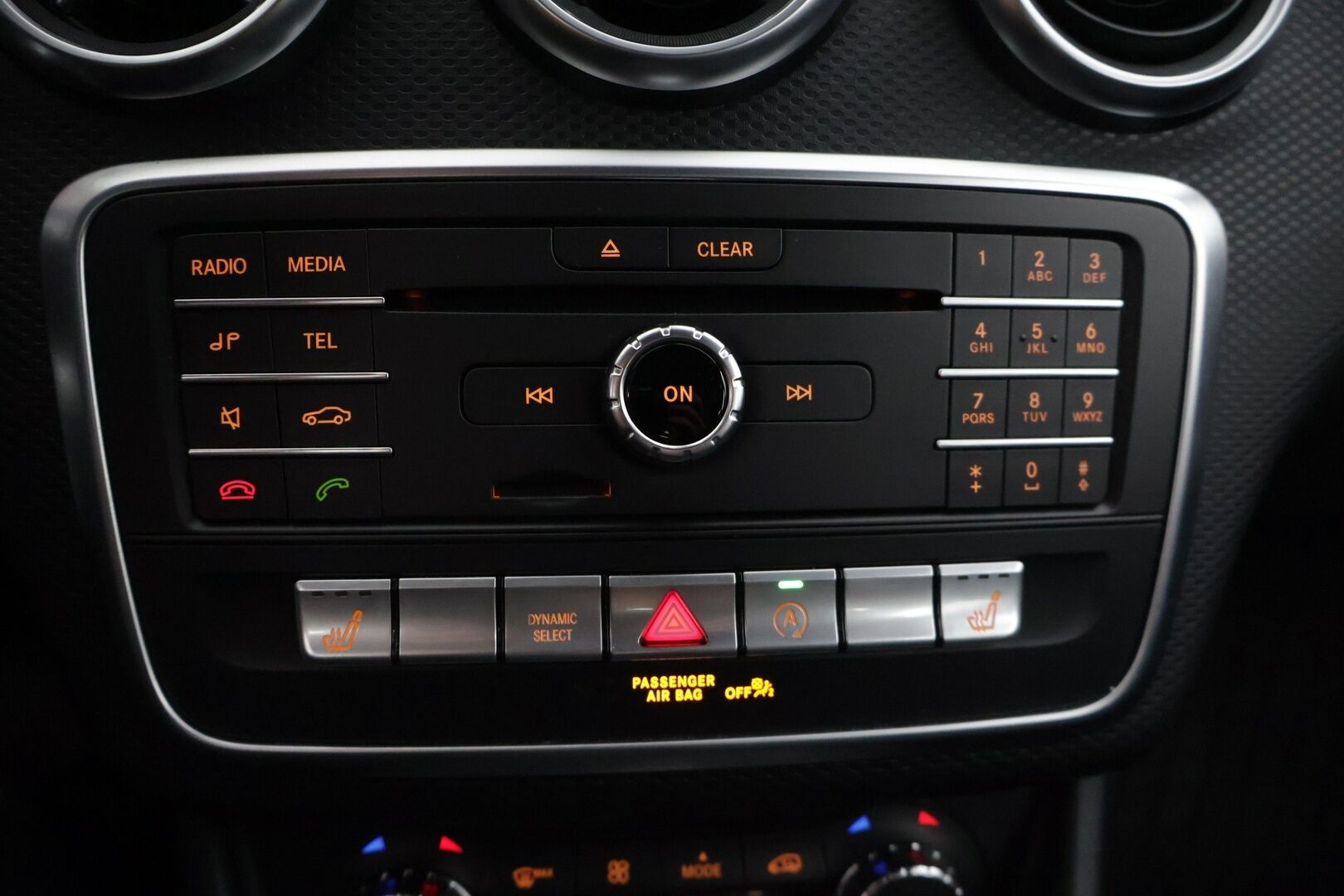 Mercedes-Benz A 2016 180 A Premium Business * LED / P-kamera / Vakkari / Lohkolämmitin * - Siistissä kunnossa oleva Mersu maltillisilla kilometreillä!