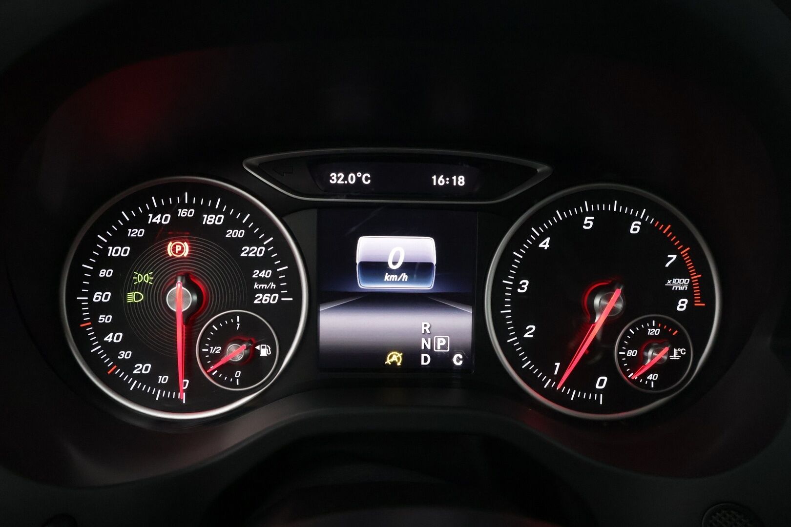 Mercedes-Benz A 2016 180 A Premium Business * LED / P-kamera / Vakkari / Lohkolämmitin * - Siistissä kunnossa oleva Mersu maltillisilla kilometreillä!