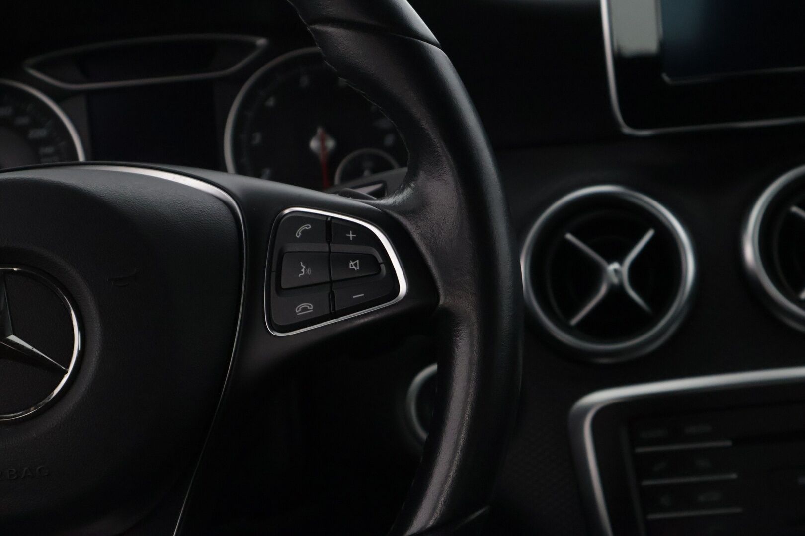 Mercedes-Benz A 2016 180 A Premium Business * LED / P-kamera / Vakkari / Lohkolämmitin * - Siistissä kunnossa oleva Mersu maltillisilla kilometreillä!