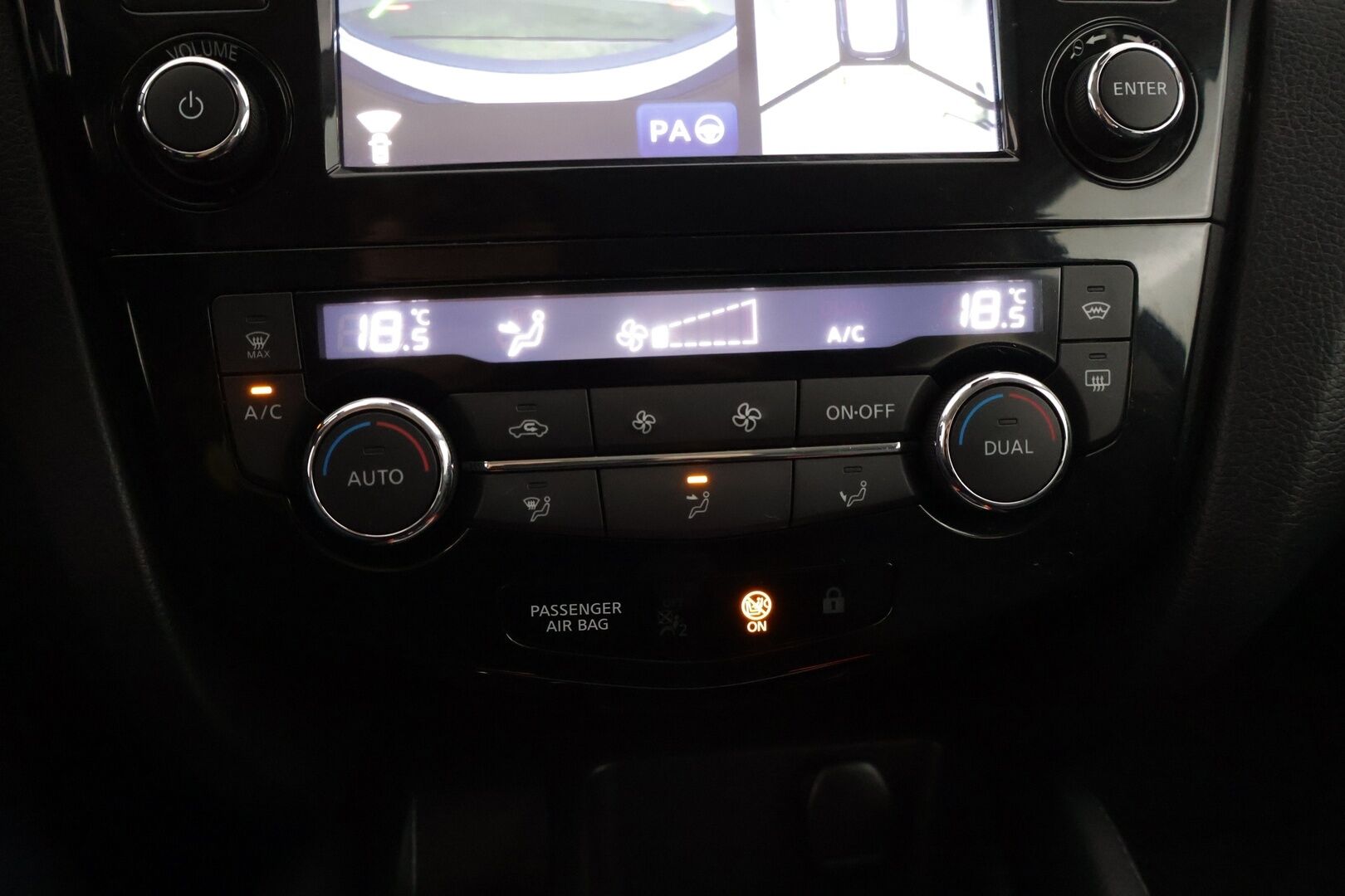 Nissan Qashqai 2017 DIG-T 115 Business 360 2WD Xtronic E6 17" Leather * 360-kamera / kaistavahti / blind spot / nahat / navi * - * Juuri Tullut / 2x renkaat ja vanteet / lohkolämmitin ja sisäpistoke *