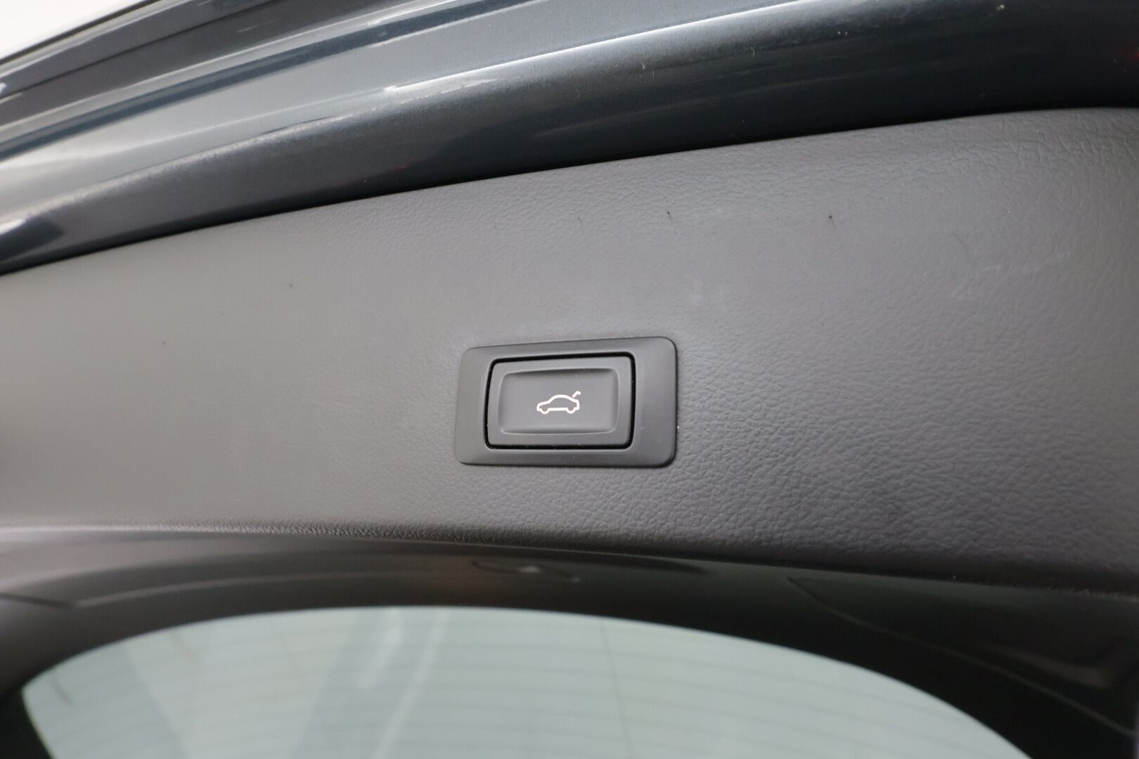 Audi A6 2016 Avant Land of quattro Edition 2,0 TDI 140 kW quattro S tronic * Vakkari / P.tutkat / Koukku / Puolinahat / Webasto * - Suomi-auto / Kahdet renkaat aluvanteilla - Osta nyt, maksa vasta ensi vuonna