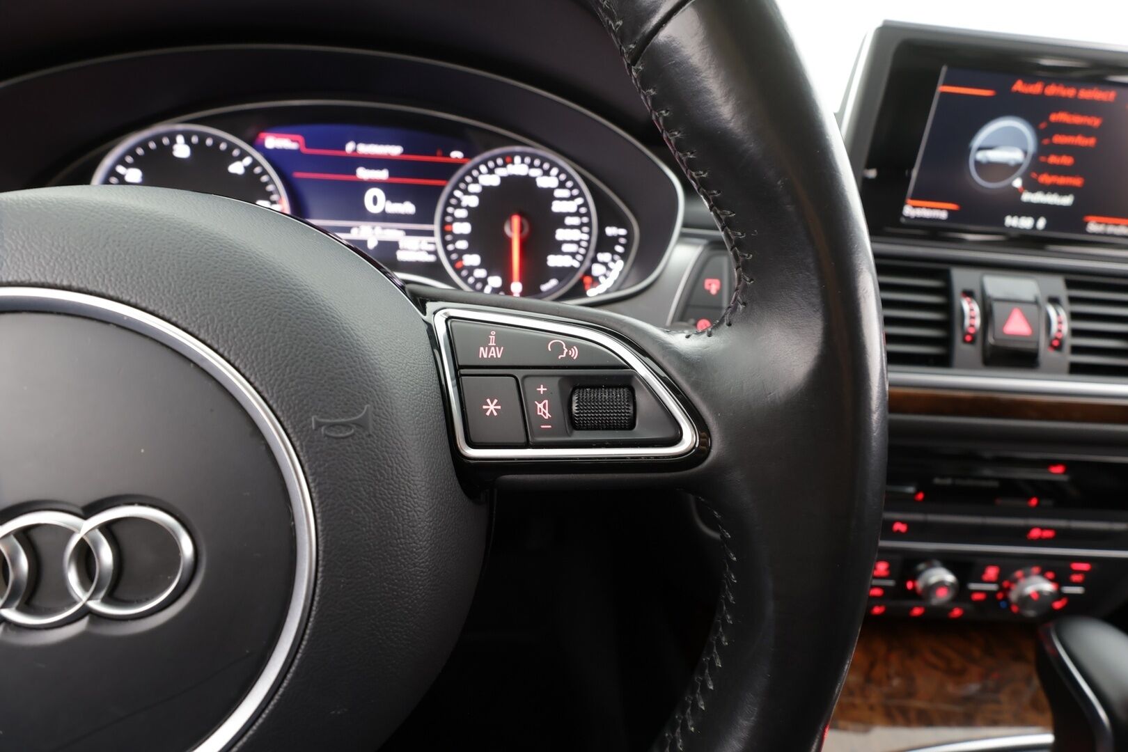 Audi A6 2016 Avant Land of quattro Edition 2,0 TDI 140 kW quattro S tronic * Vakkari / P.tutkat / Koukku / Puolinahat / Webasto * - Suomi-auto / Kahdet renkaat aluvanteilla - Osta nyt, maksa vasta ensi vuonna