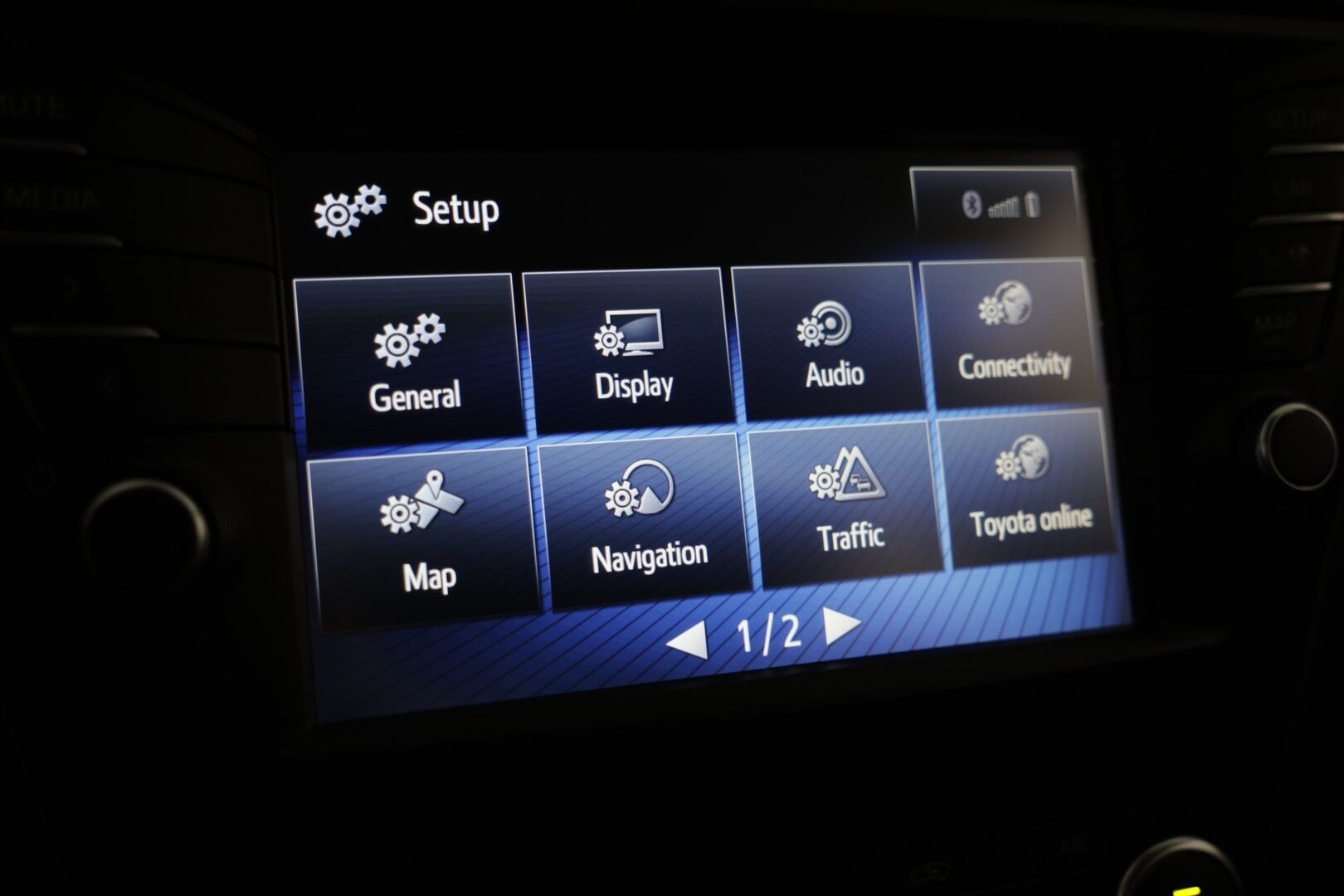 Toyota Avensis 2016 1,6 D-4D Active Sedan - | Webasto | Peruutuskamera | Ilmastointi | LED | Vetokoukku | Vakionopeudensäädin |