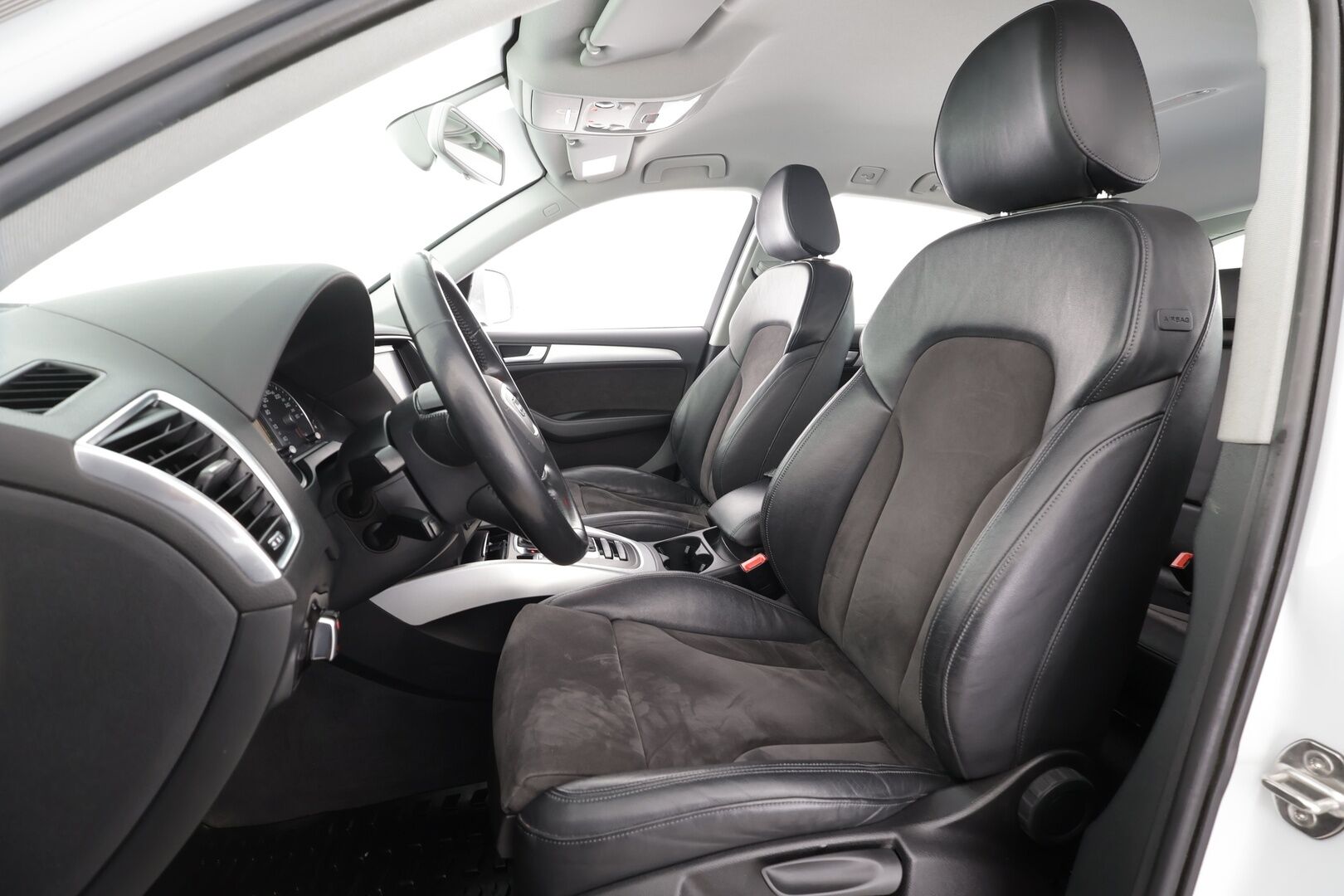 Audi Q5 2017 Offroad Land of quattro Edition 2,0 TDI 140 kW quattro S tronic * Webasto / Koukku / Vakkari / Sporttipenkit * - Suomi-auto / Kahdet renkaat aluvanteilla / Juuri katsastettu - HULLUT AVAJAISHULINAT KORKOTARJOUS 3,29 %