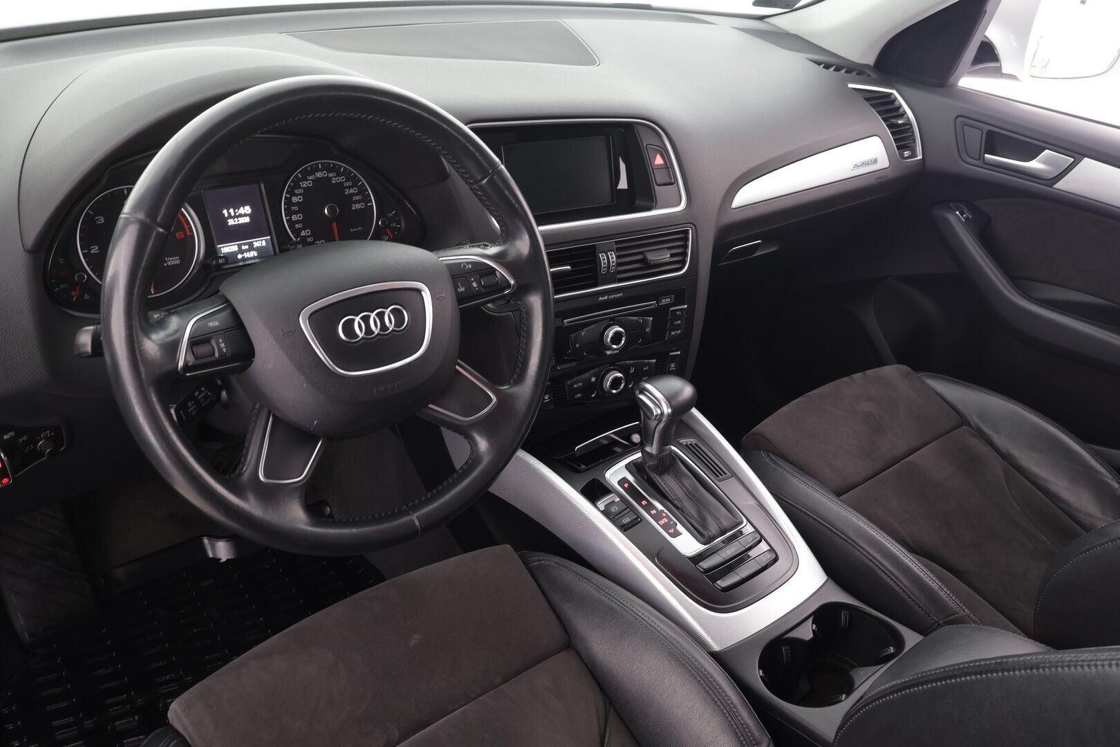 Audi Q5 2017 Offroad Land of quattro Edition 2,0 TDI 140 kW quattro S tronic * Webasto / Koukku / Vakkari / Sporttipenkit * - Suomi-auto / Kahdet renkaat aluvanteilla / Juuri katsastettu