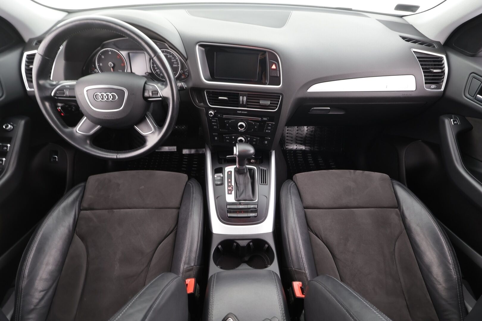 Audi Q5 2017 Offroad Land of quattro Edition 2,0 TDI 140 kW quattro S tronic * Webasto / Koukku / Vakkari / Sporttipenkit * - Suomi-auto / Kahdet renkaat aluvanteilla / Juuri katsastettu - HULLUT AVAJAISHULINAT KORKOTARJOUS 3,29 %