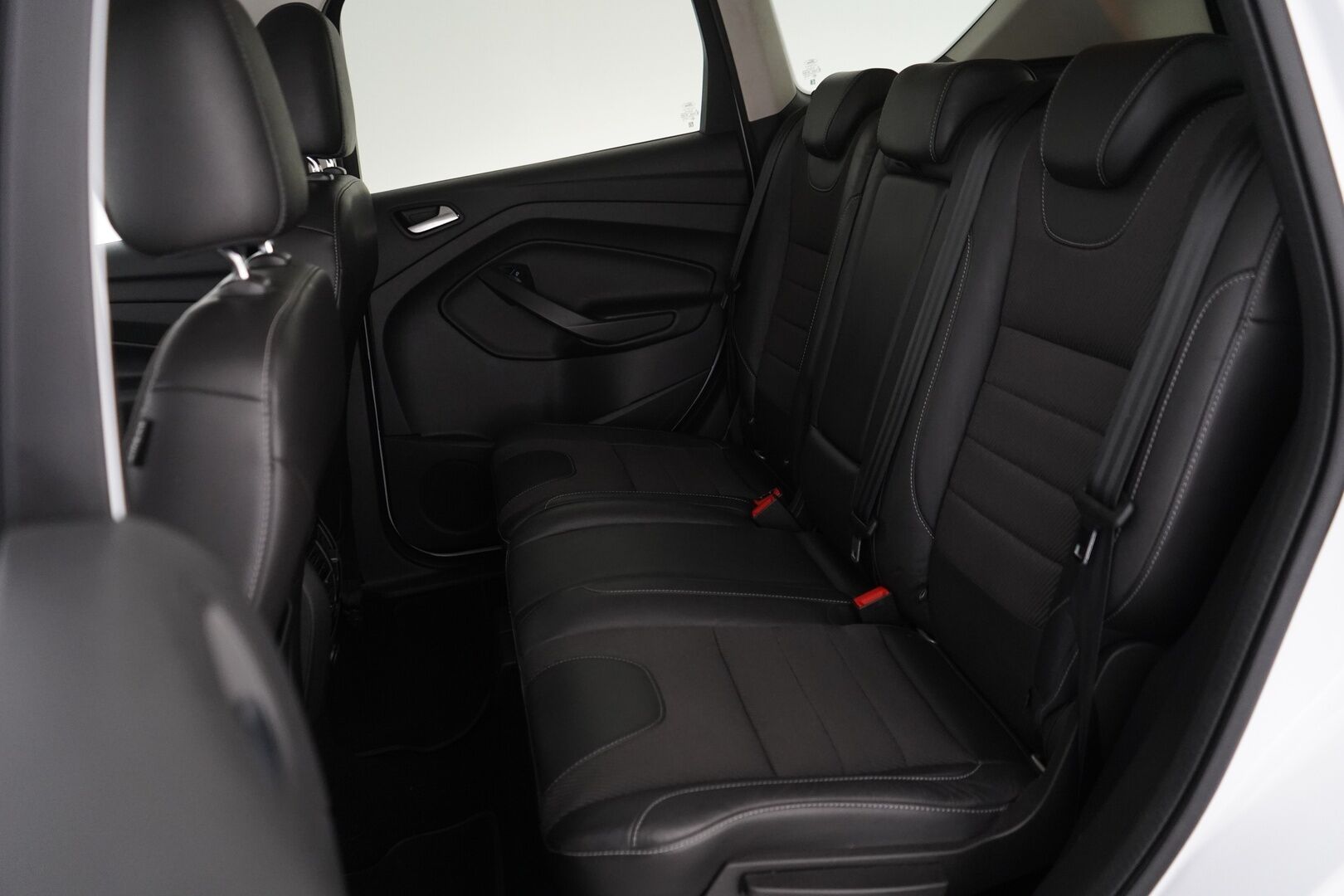 Ford Kuga 2016 2,0 TDCi 180 hv PowerShift AWD A6 Titanium Business 5-ovinen * Lohko / Vakkari / Keyless / P.Kamera / Tutkat * - Suomi-auto / Kahdet renkaat alumiinivantein / Juuri katsastettu
