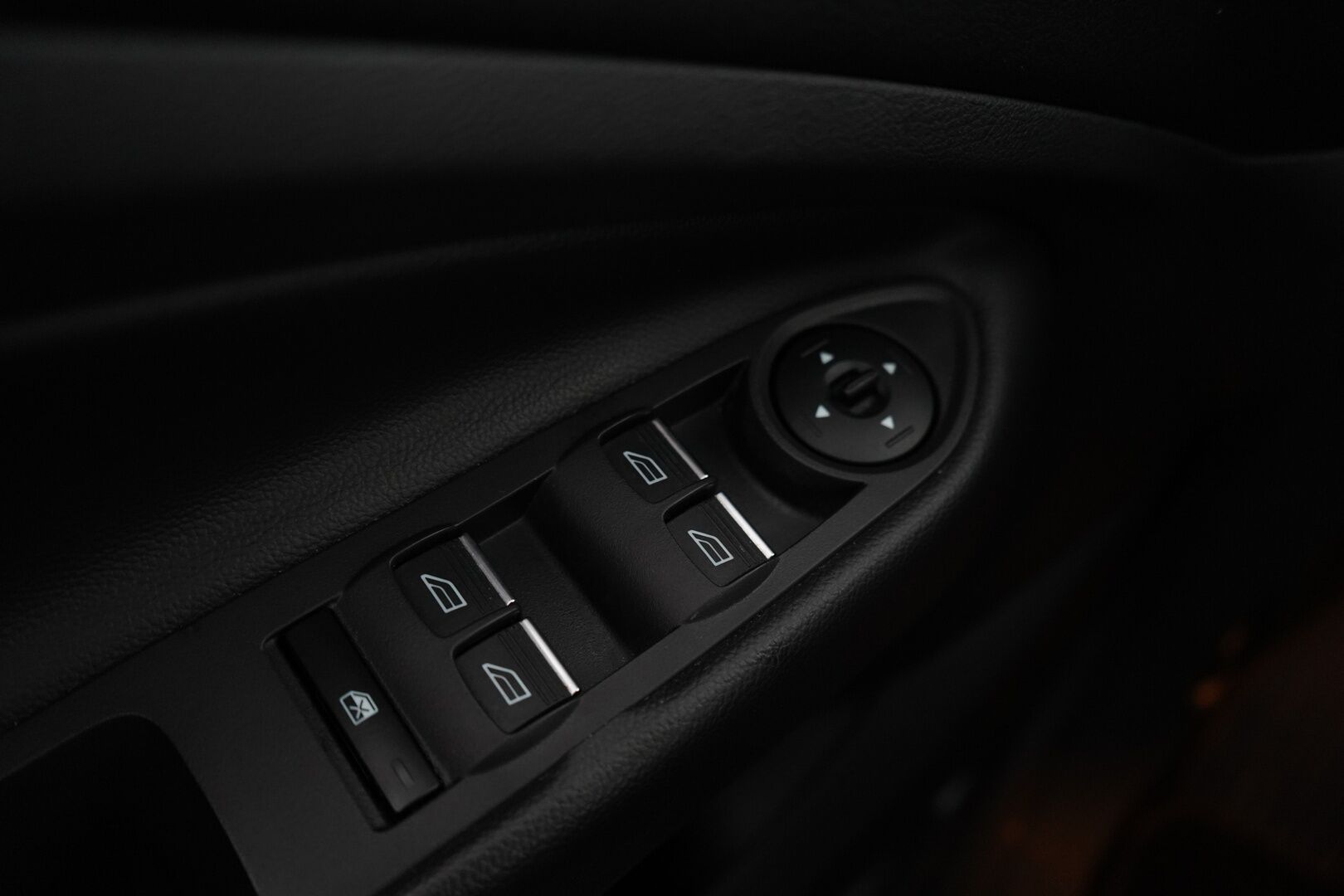 Ford Kuga 2016 2,0 TDCi 180 hv PowerShift AWD A6 Titanium Business 5-ovinen * Lohko / Vakkari / Keyless / P.Kamera / Tutkat * - Suomi-auto / Kahdet renkaat alumiinivantein / Juuri katsastettu