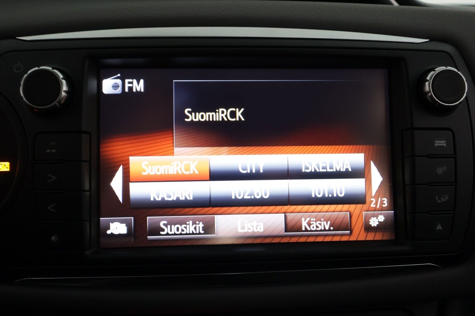 Toyota Yaris 2016 1,33 Dual VVT-i Active 5ov Multidrive S - | 1-om suomiauto | Merkkihuollot | P.kamera | Navi | Vakkari | Bluetooth | Aut. ilmastointi | Penkinlämmittimet | 2x renkaat aluvantein | - KORKO VAIN 3,99 %