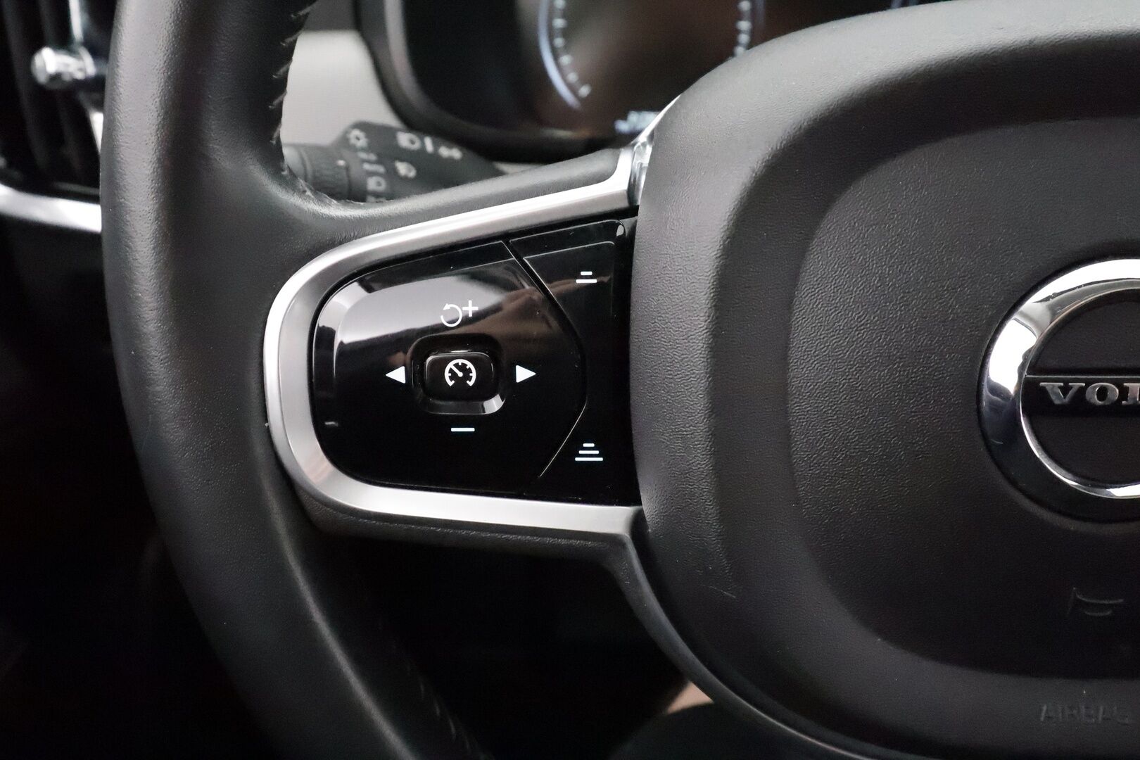 Volvo S90 2016 D5 AWD Inscription - | ACC | Webasto | HUD | Full LED | Lasikattoluukku | Muistipenkit | B&W  | Sporttinahat | 360-kamera | Keyless | Apple&Android | Kahdet Renkaat |