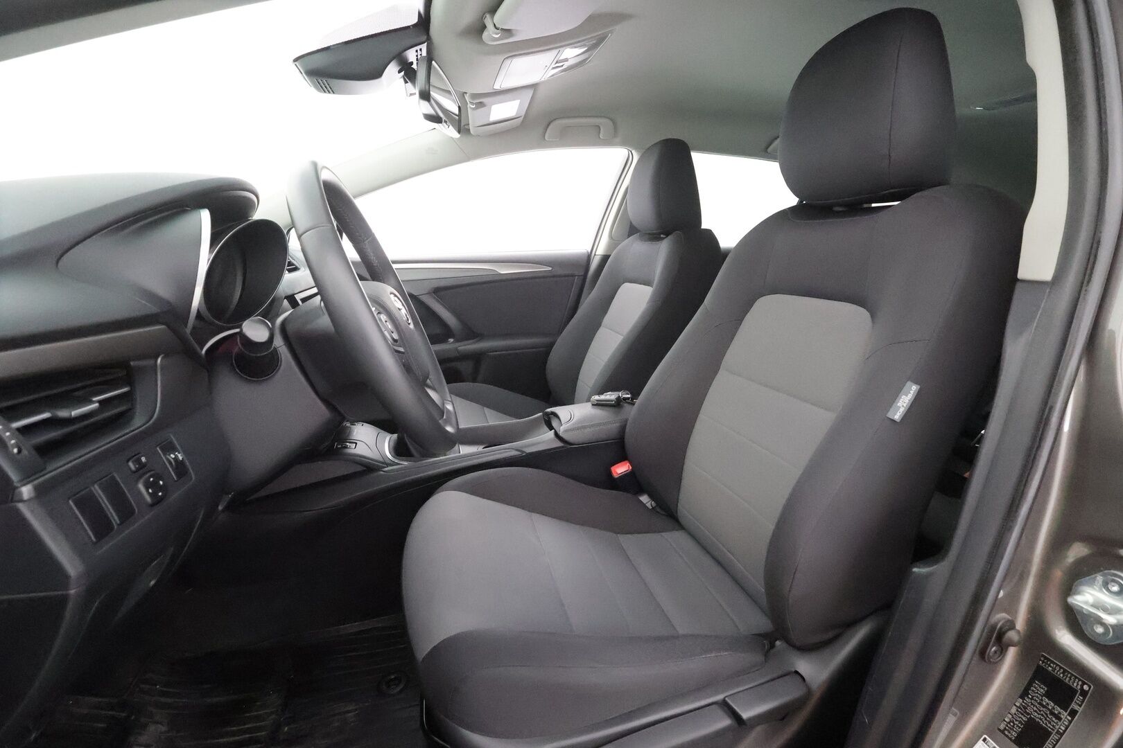 Toyota Avensis 2016 1,6 Valvematic Life Edition Touring Sports - | Vakkari | Bluetooth | Ilmastointi | 1.Om Suomi-auto | Kahdet renkaat aluvanteilla | Merkkihuollettu | HUIPPUSIISTI |