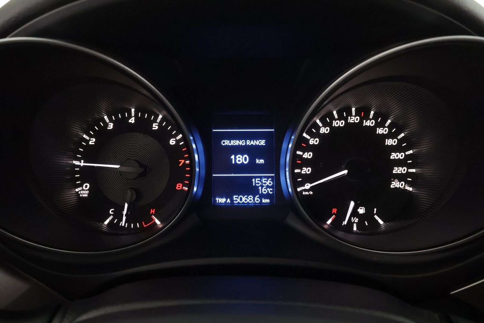Toyota Avensis 2016 1,6 Valvematic Life Edition Touring Sports - | Vakkari | Bluetooth | Ilmastointi | 1.Om Suomi-auto | Kahdet renkaat aluvanteilla | Merkkihuollettu | HUIPPUSIISTI |