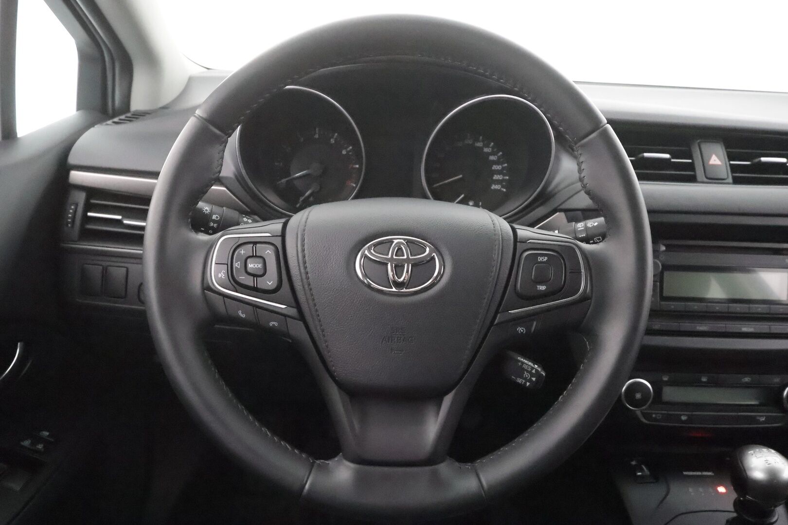 Toyota Avensis 2016 1,6 Valvematic Life Edition Touring Sports - | Vakkari | Bluetooth | Ilmastointi | 1.Om Suomi-auto | Kahdet renkaat aluvanteilla | Merkkihuollettu | HUIPPUSIISTI |