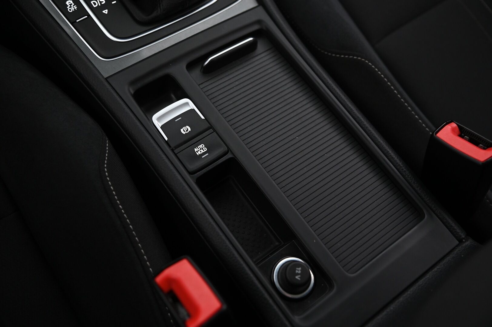 Volkswagen Golf 2016 Variant Alltrack 2,0 TDI 135 kW DSG * Webasto / Vakkari / App Connect / Pienet kilsat* Bi-xenon* - 2.om / Suomi-Auto / 2x renkaat vanteilla 