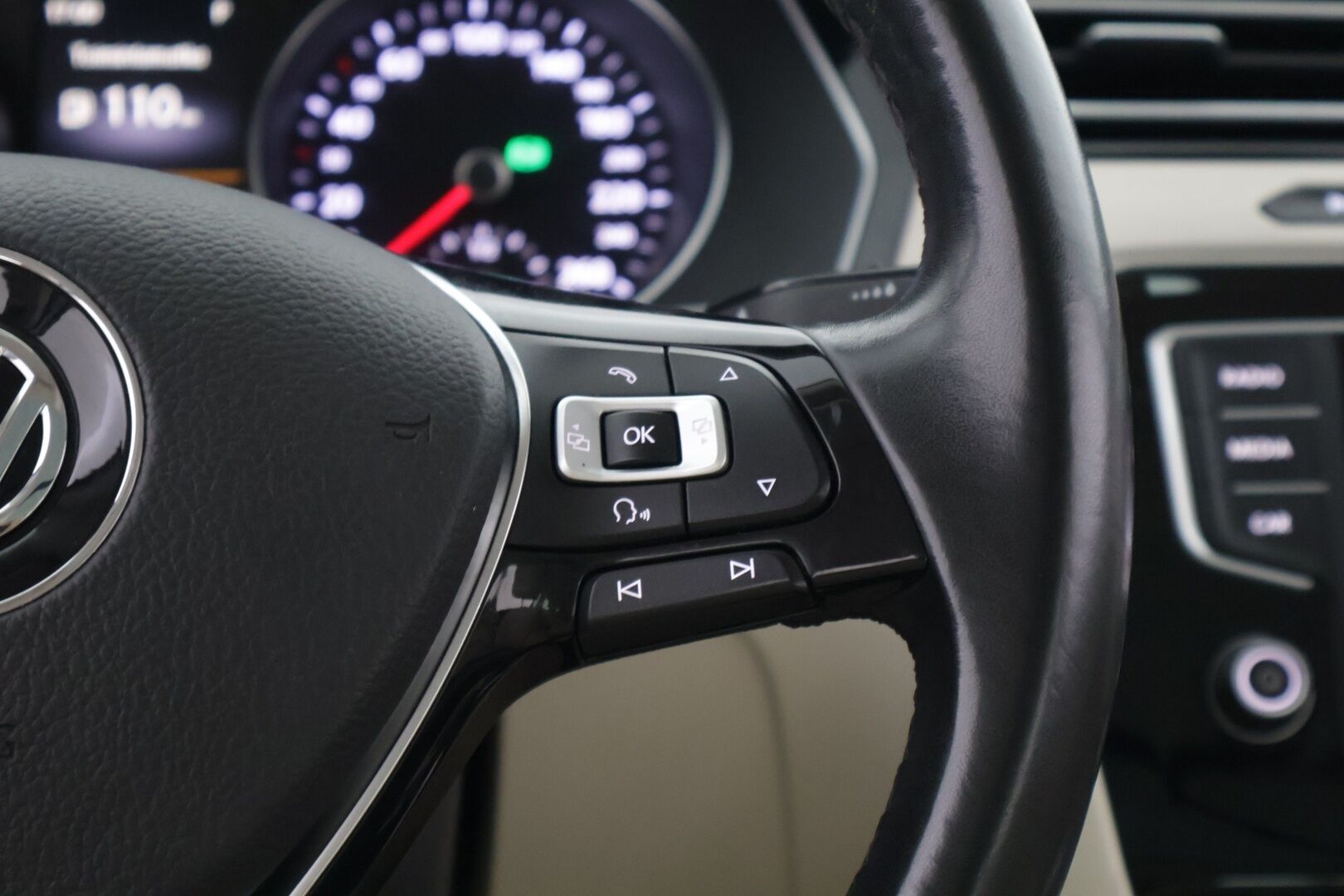 Volkswagen Passat 2016 Variant Highline 1,6 TDI 88 kW (120 hv) DSG-automaatti * Webasto / BLIS / Panorama / Tutkat * - * Suomi-auto / Kahdet renkaat / Hyvä varustelu *