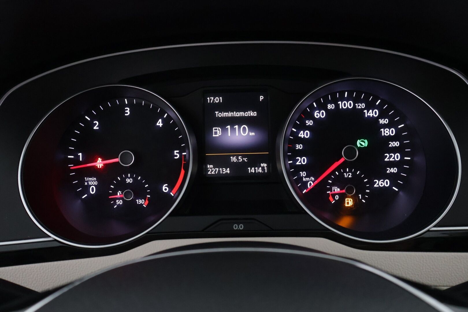 Volkswagen Passat 2016 Variant Highline 1,6 TDI 88 kW (120 hv) DSG-automaatti * Webasto / BLIS / Panorama / Tutkat * - * Suomi-auto / Kahdet renkaat / Hyvä varustelu *