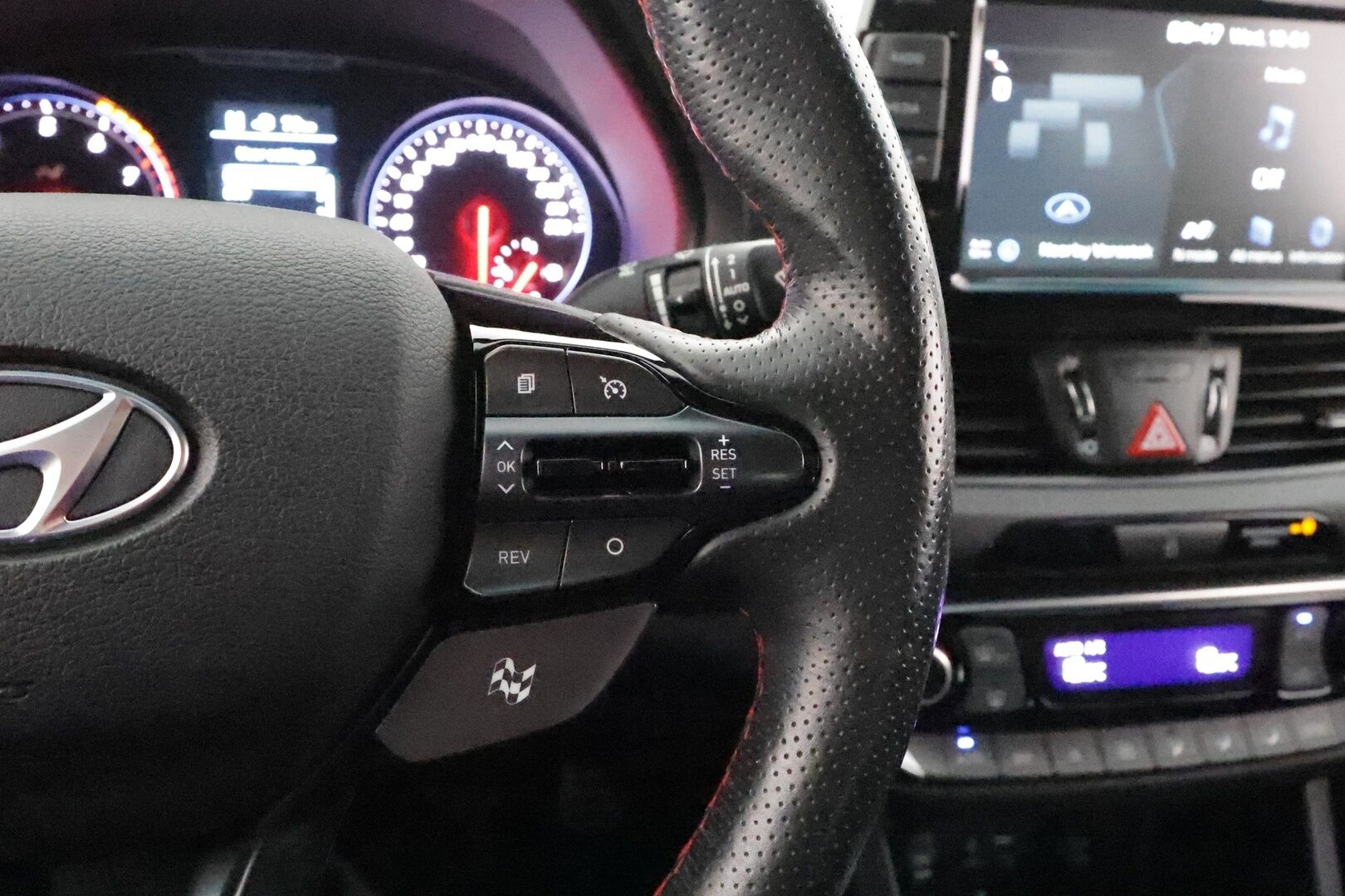 Hyundai Fastback N 2019 2,0 T-GDI 275 hv 6MT Performance Pack - Sporttipenkki Muistilla / P. Kamera / LED-valot / Apple&Android / Sisätilanlämmitin / Navi / Kaistavahti / KeylessGO / 2x Renkaat 