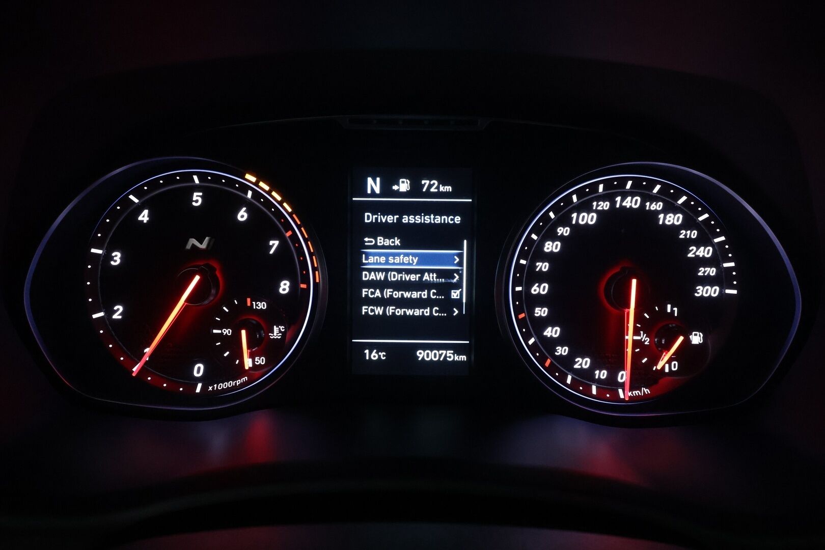 Hyundai Fastback N 2019 2,0 T-GDI 275 hv 6MT Performance Pack - Sporttipenkki Muistilla / P. Kamera / LED-valot / Apple&Android / Sisätilanlämmitin / Navi / Kaistavahti / KeylessGO / 2x Renkaat 