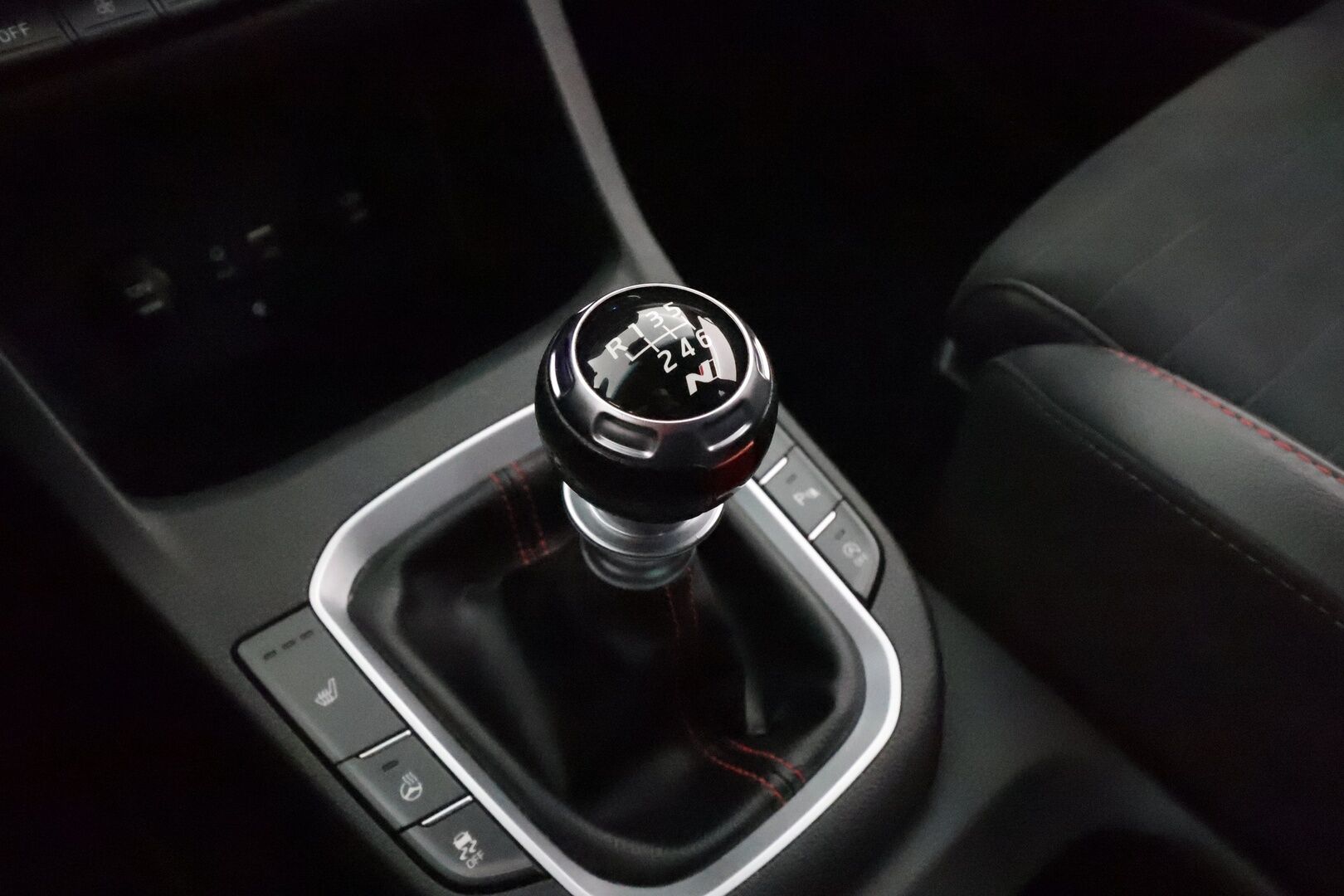 Hyundai Fastback N 2019 2,0 T-GDI 275 hv 6MT Performance Pack - Sporttipenkki Muistilla / P. Kamera / LED-valot / Apple&Android / Sisätilanlämmitin / Navi / Kaistavahti / KeylessGO / 2x Renkaat 