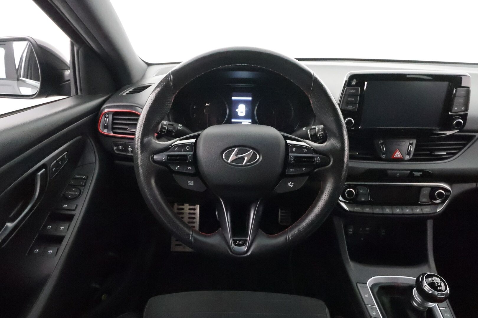 Hyundai Fastback N 2019 2,0 T-GDI 275 hv 6MT Performance Pack - Sporttipenkki Muistilla / P. Kamera / LED-valot / Apple&Android / Sisätilanlämmitin / Navi / Kaistavahti / KeylessGO / 2x Renkaat 