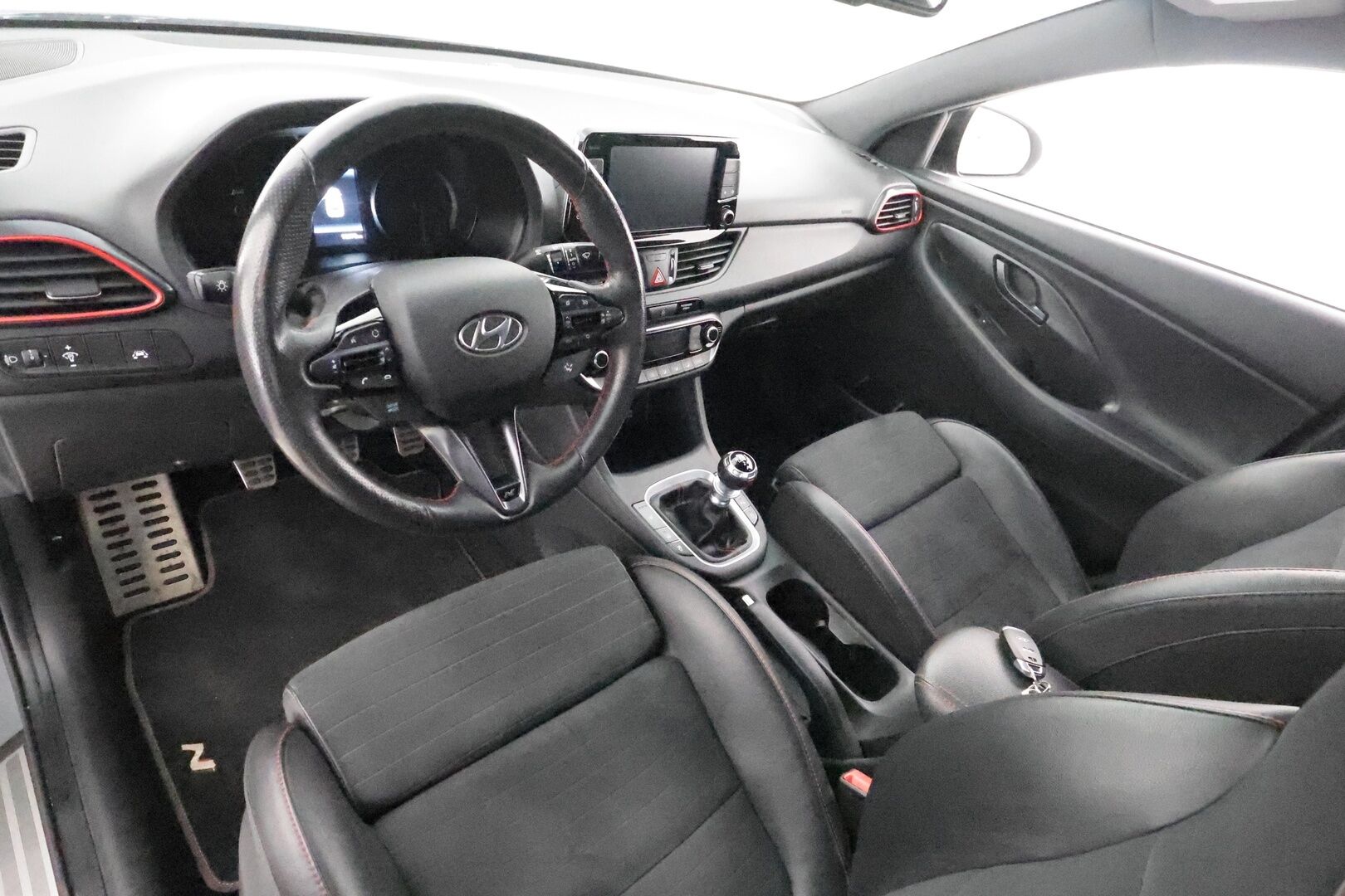 Hyundai Fastback N 2019 2,0 T-GDI 275 hv 6MT Performance Pack - Sporttipenkki Muistilla / P. Kamera / LED-valot / Apple&Android / Sisätilanlämmitin / Navi / Kaistavahti / KeylessGO / 2x Renkaat 