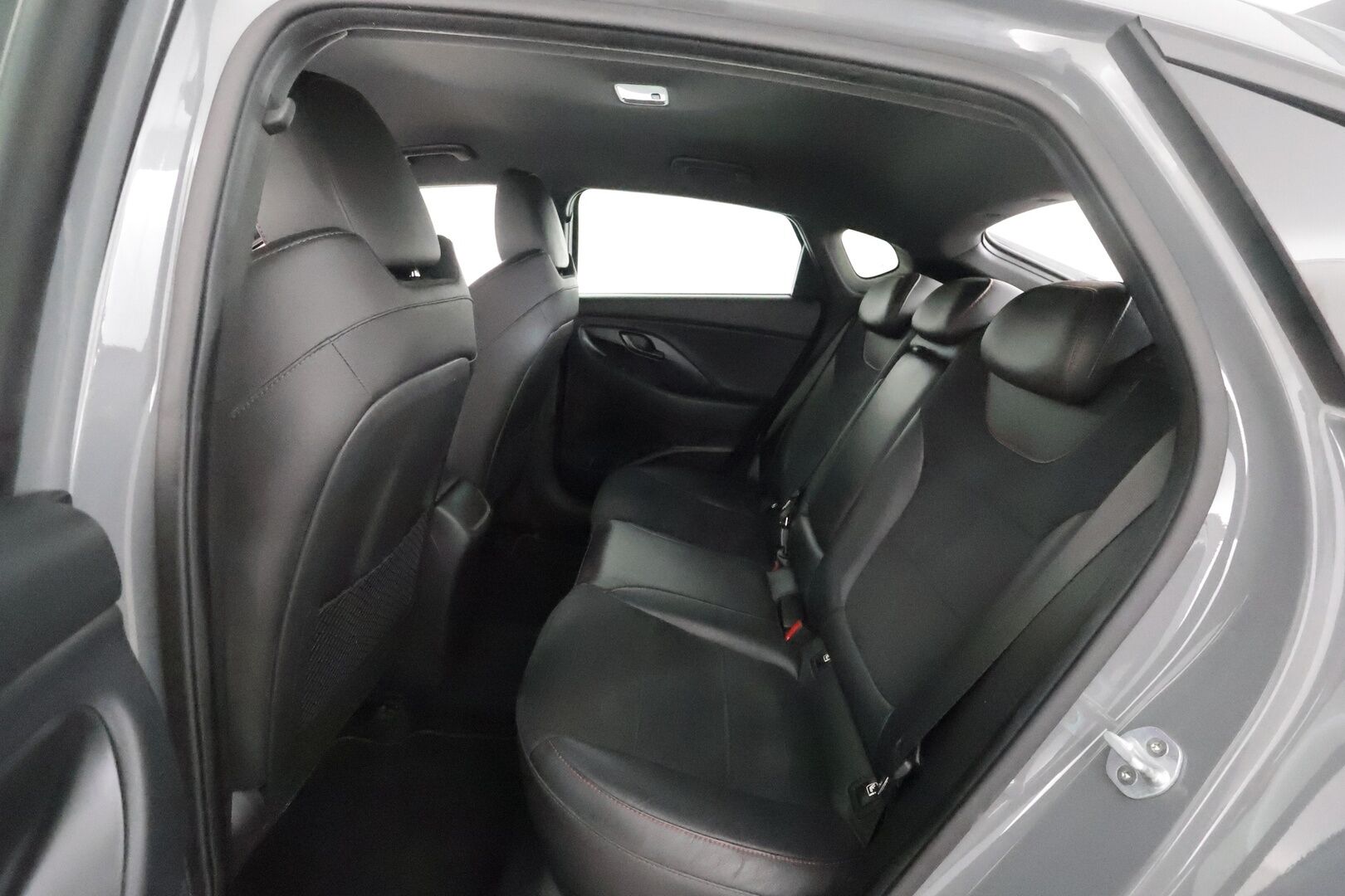 Hyundai Fastback N 2019 2,0 T-GDI 275 hv 6MT Performance Pack - Sporttipenkki Muistilla / P. Kamera / LED-valot / Apple&Android / Sisätilanlämmitin / Navi / Kaistavahti / KeylessGO / 2x Renkaat 