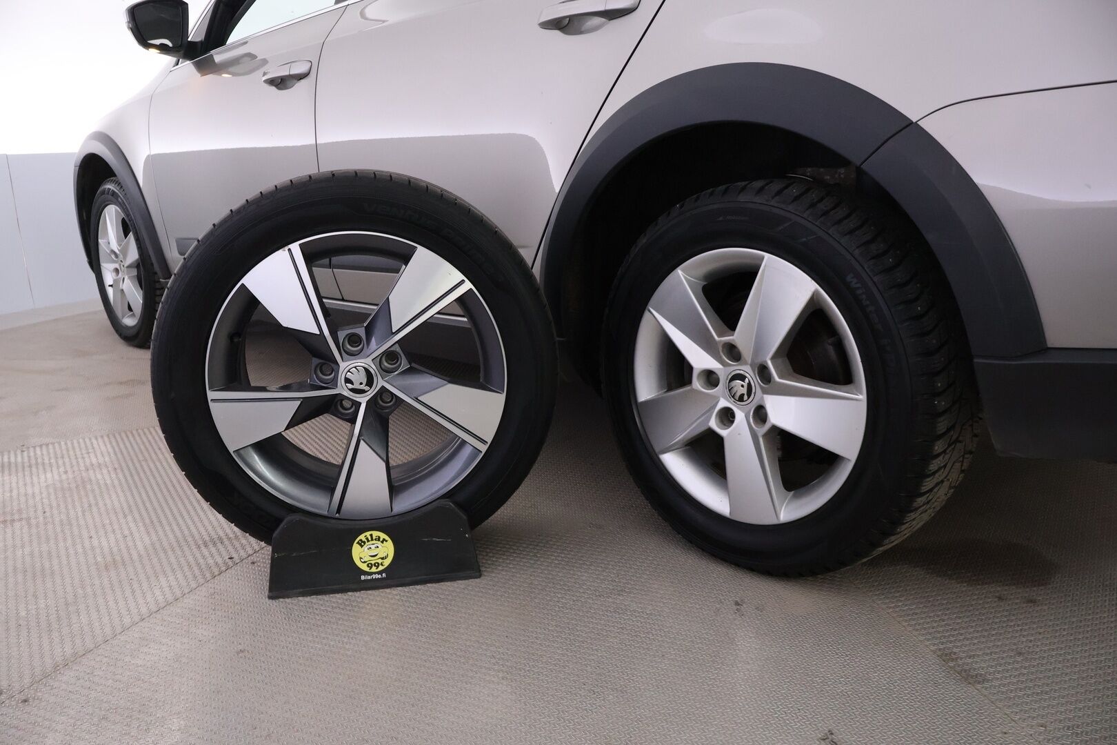 Skoda Octavia 2016 Combi 2,0 TDI 184 4x4 Scout DSG Autom. *Webasto / ACC / P. kamera / Vetokoukku / Läm. tuulilasi / Sähköinen takaluukku* - *Suomi-auto / 2x Renkaat & Vanteet / kattava huoltohistoria / Ei Adblueta!*